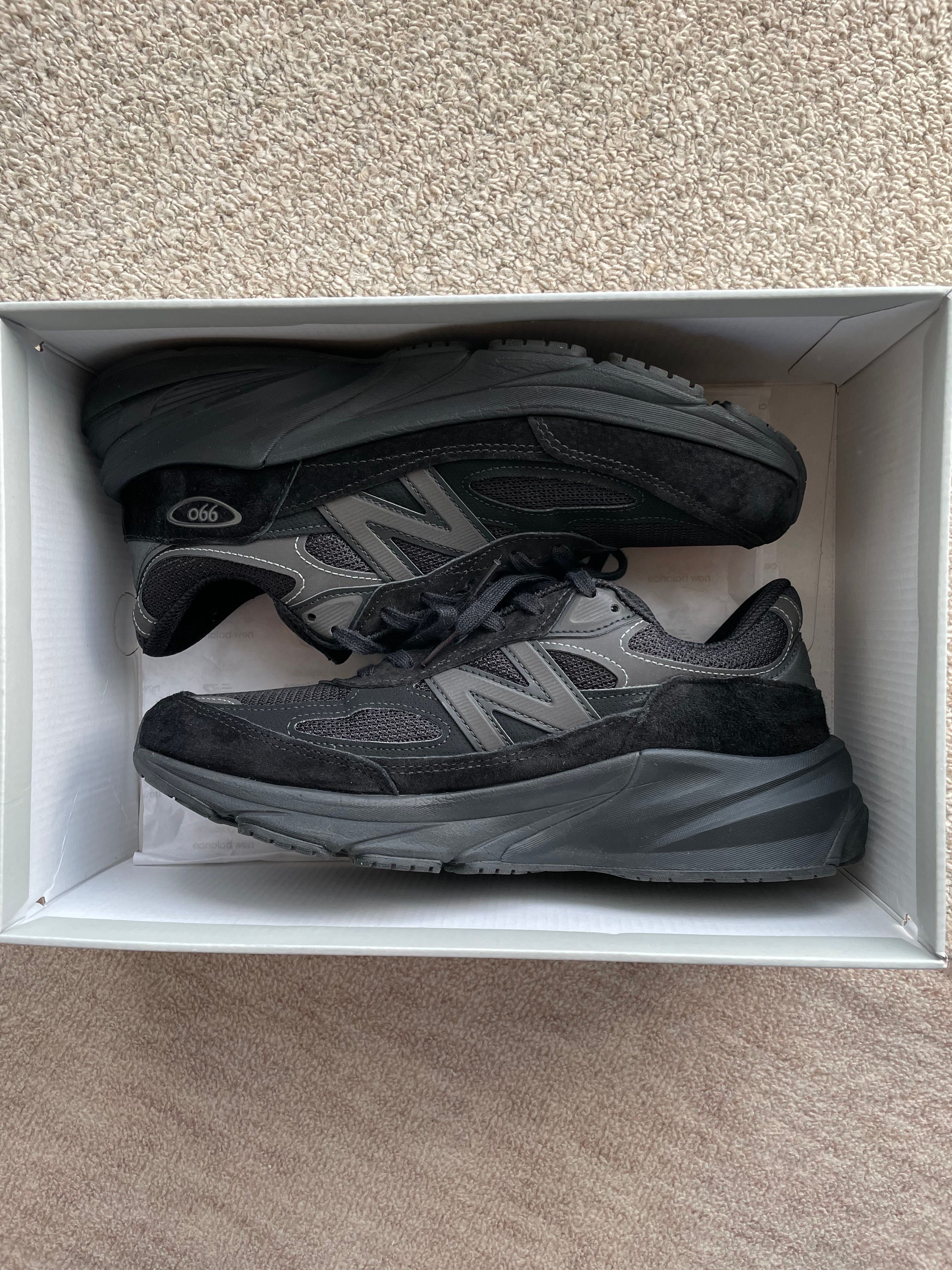New Balance 990V6 "Triple Black"