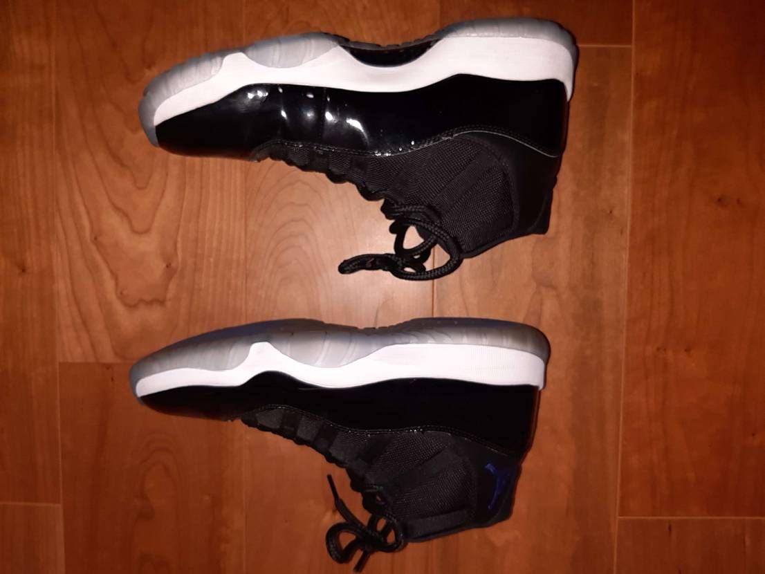 Nike Air Jordan 11 Retro "Space Jam" (2016)