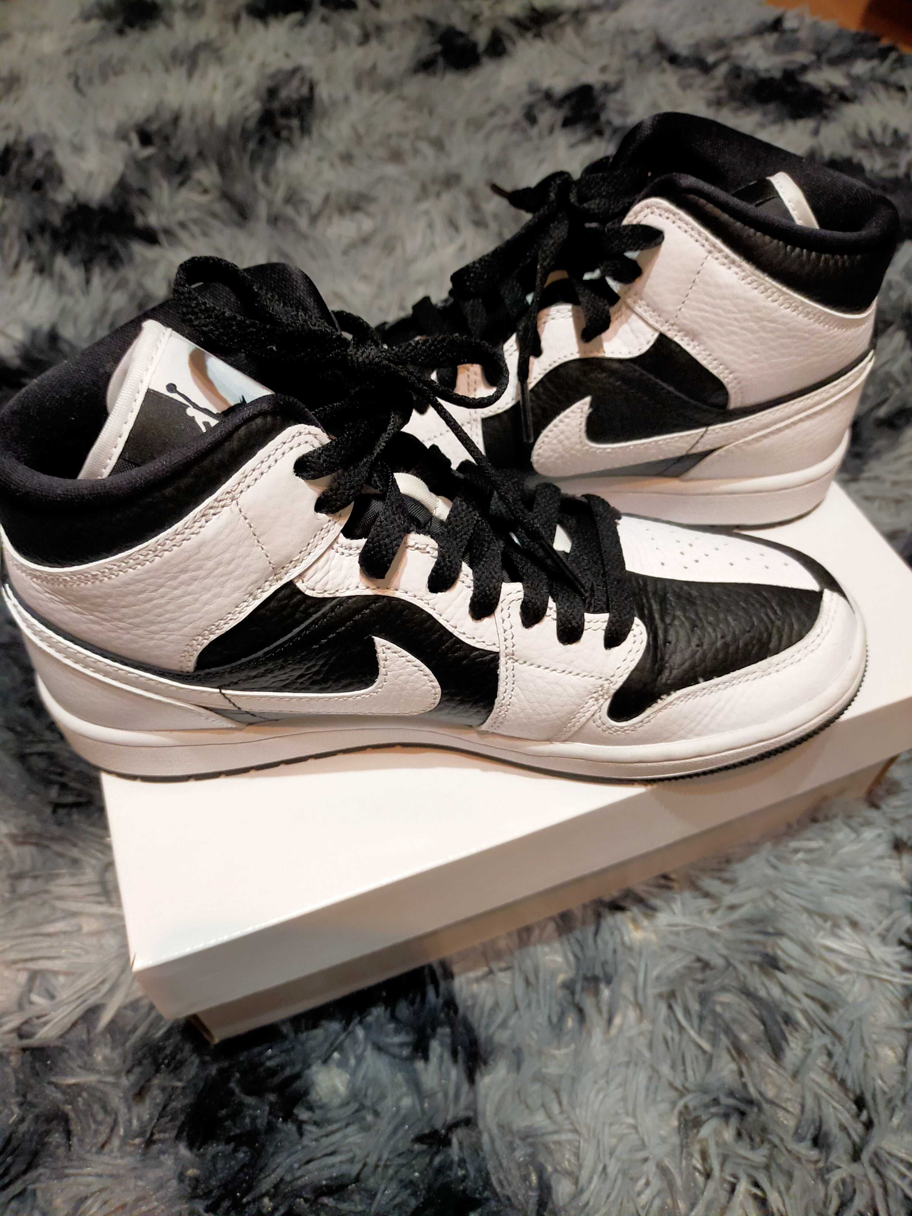 Nike Women's Air Jordan 1 Mid "Homage"