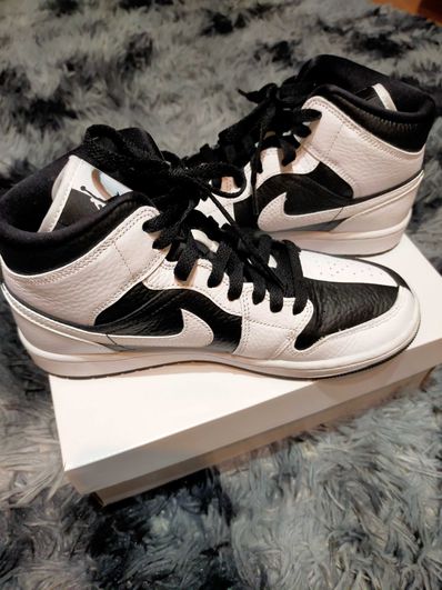 Nike Women's Air Jordan 1 Mid "Homage"