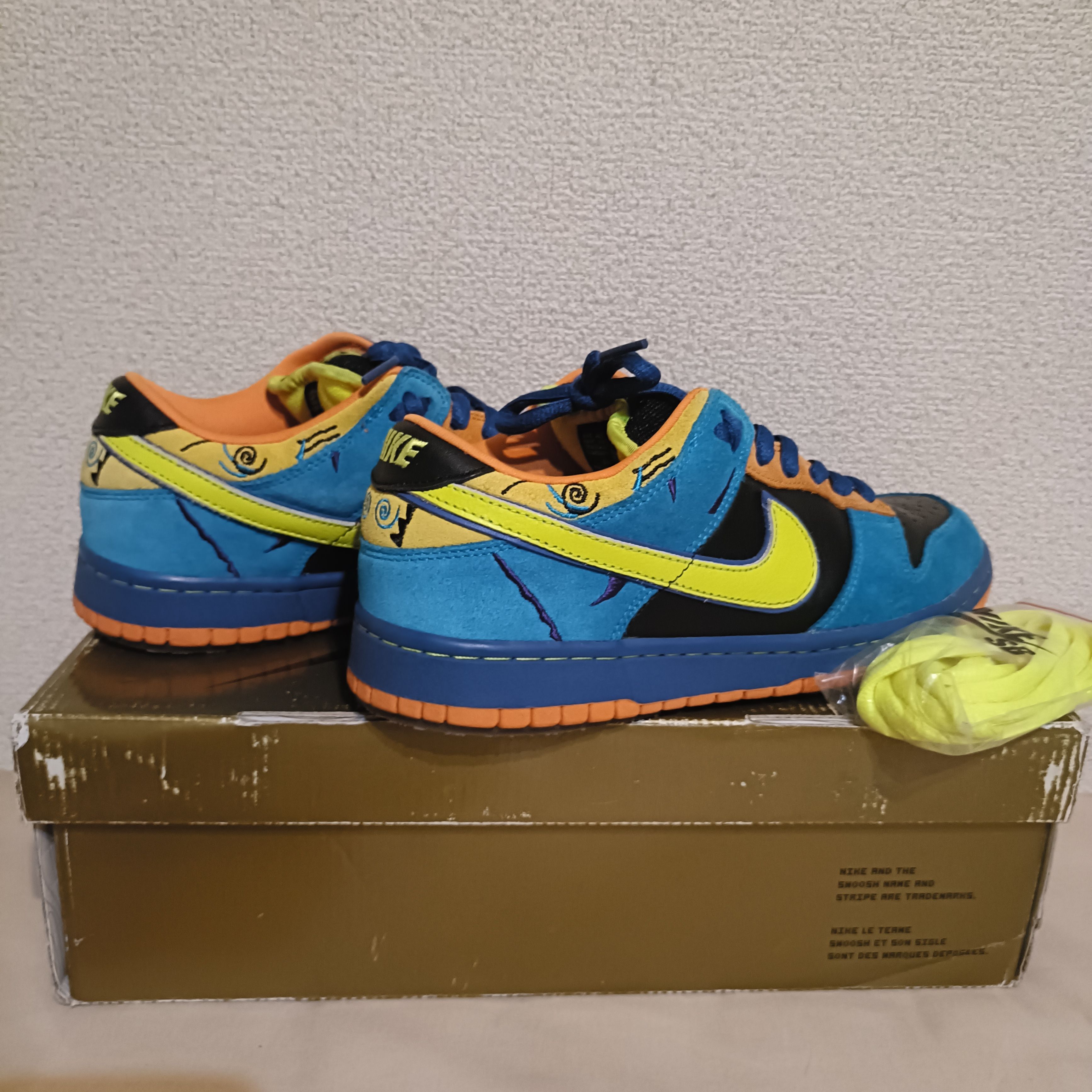 Nike SB Dunk Low "Skate or Die"