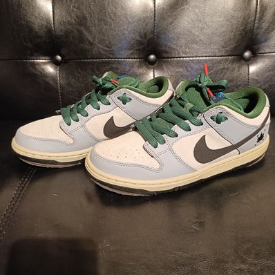 Nike SB Dunk Low "Maple Leaf Central Park"
