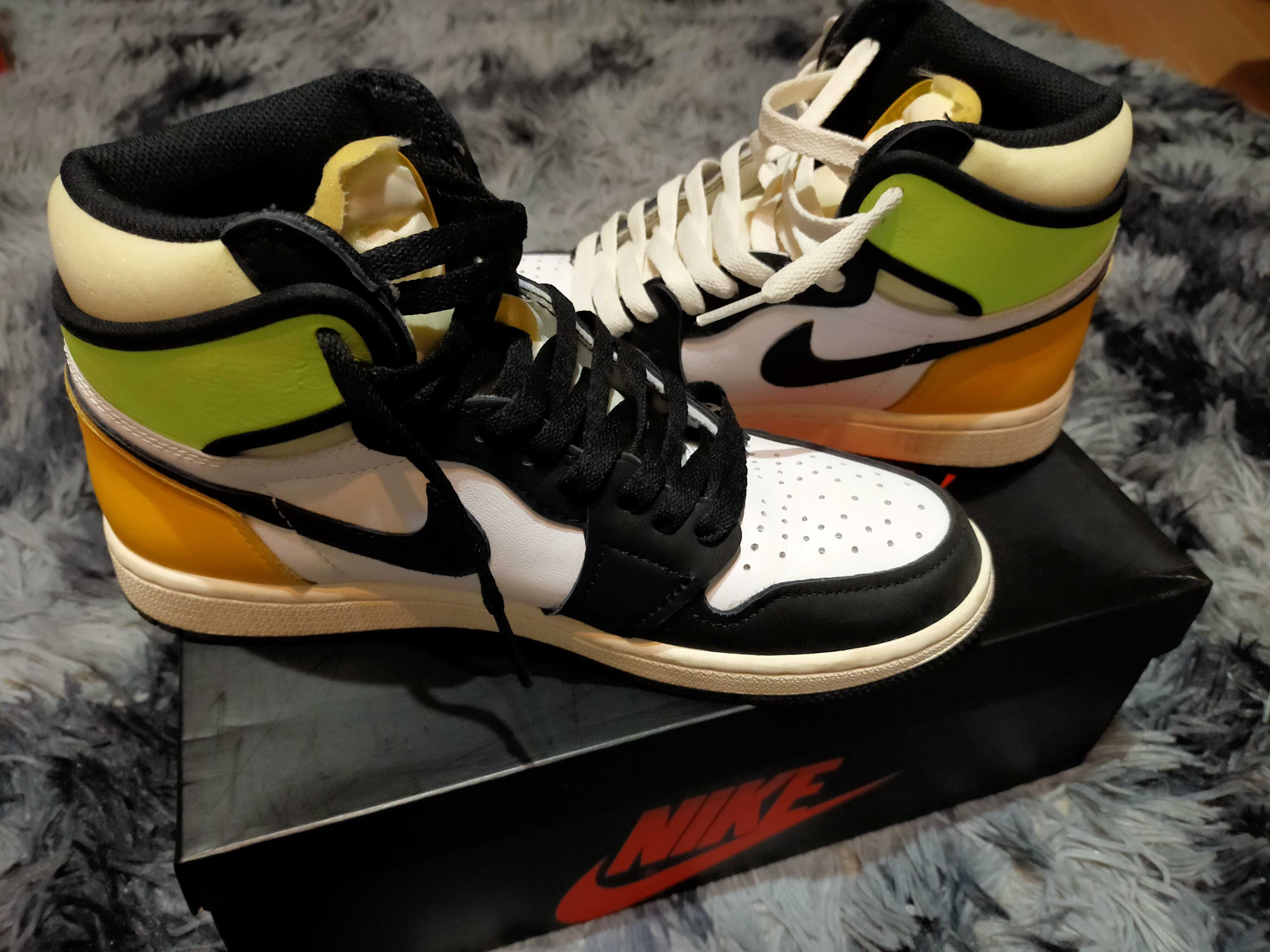 Nike Air Jordan 1 High OG "Volt Gold"