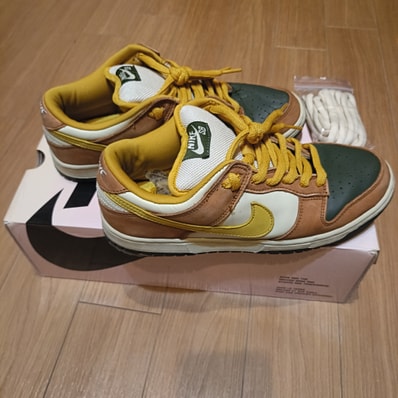 Nike Dunk SB Low Pro "Vapour/Mineral Yellow"