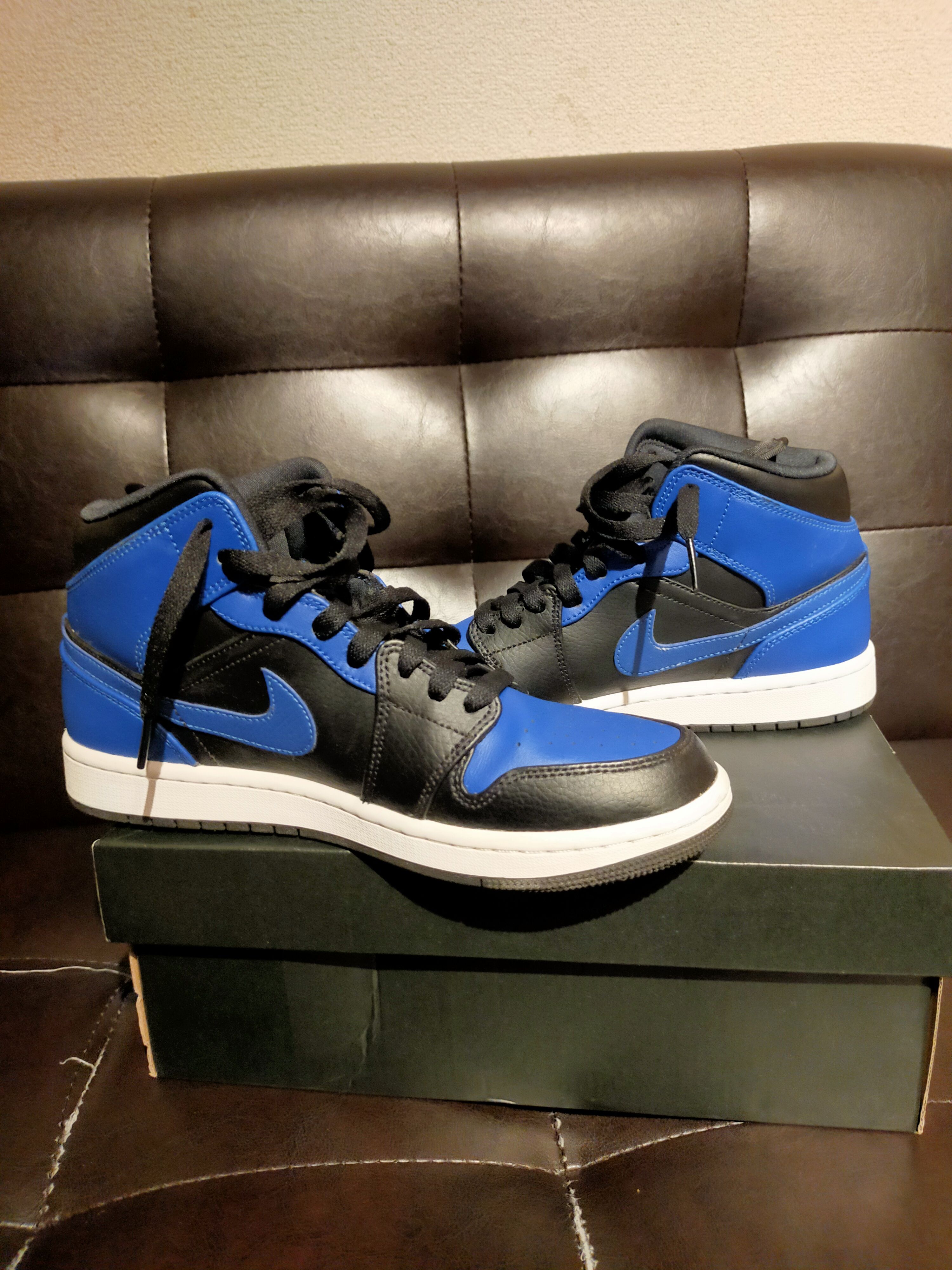 Nike Air Jordan 1 Mid "Hyper Royal"