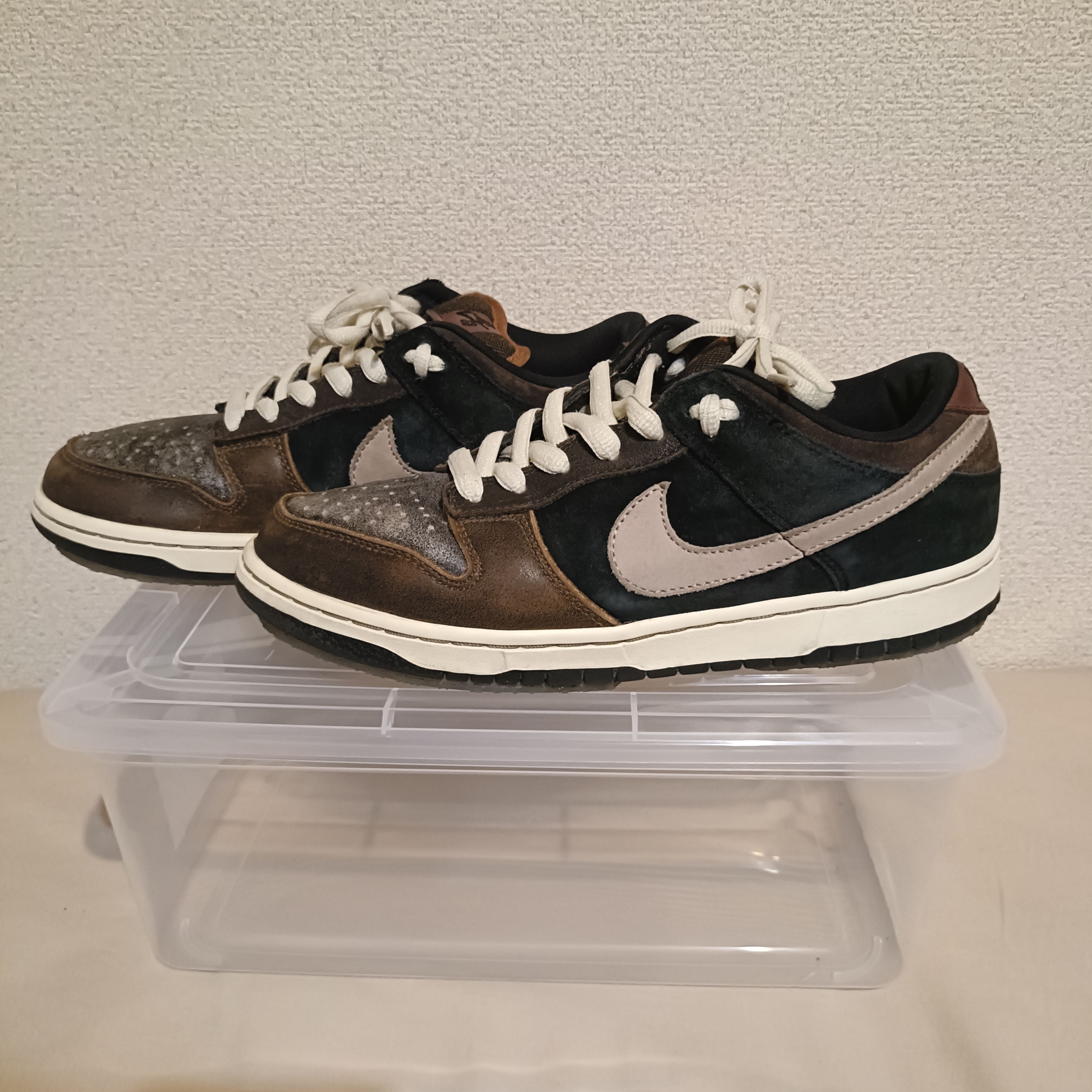 Nike SB Dunk Low "Strummer"