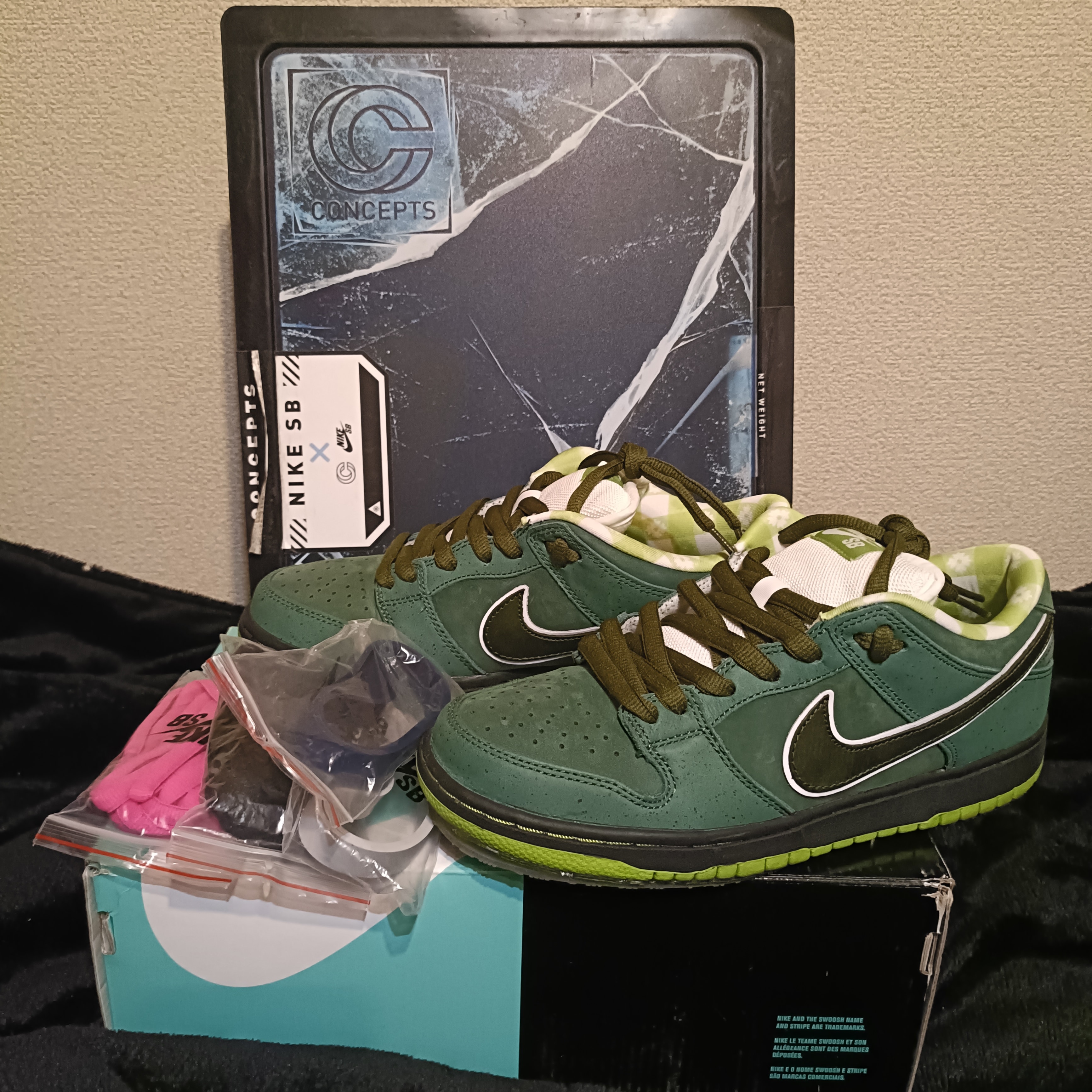 Concepts × Nike SB Dunk Low "Green Lobster" (Special Box)