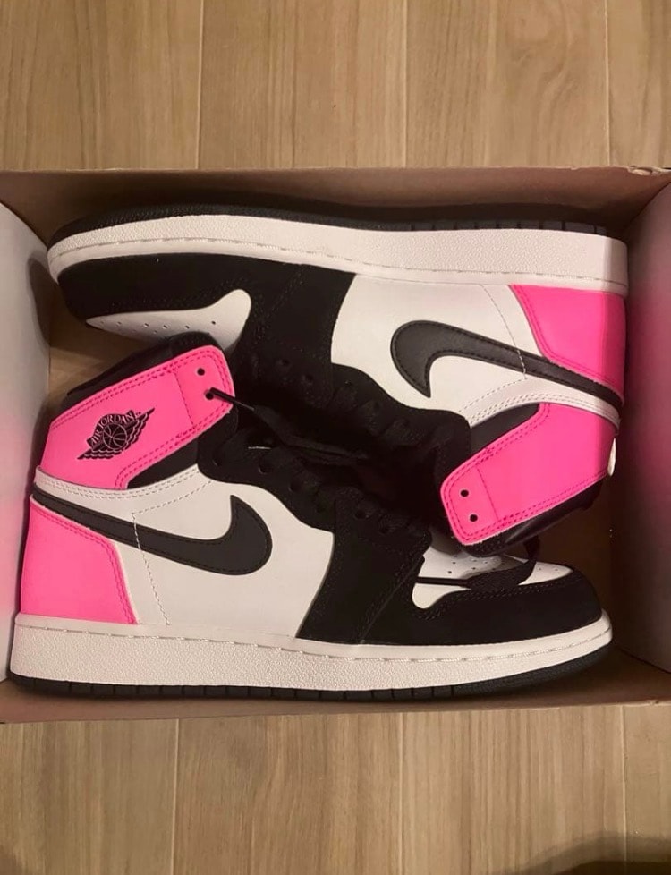 Nike Air Jordan 1 Retro High "Valentine's Day" (2017)