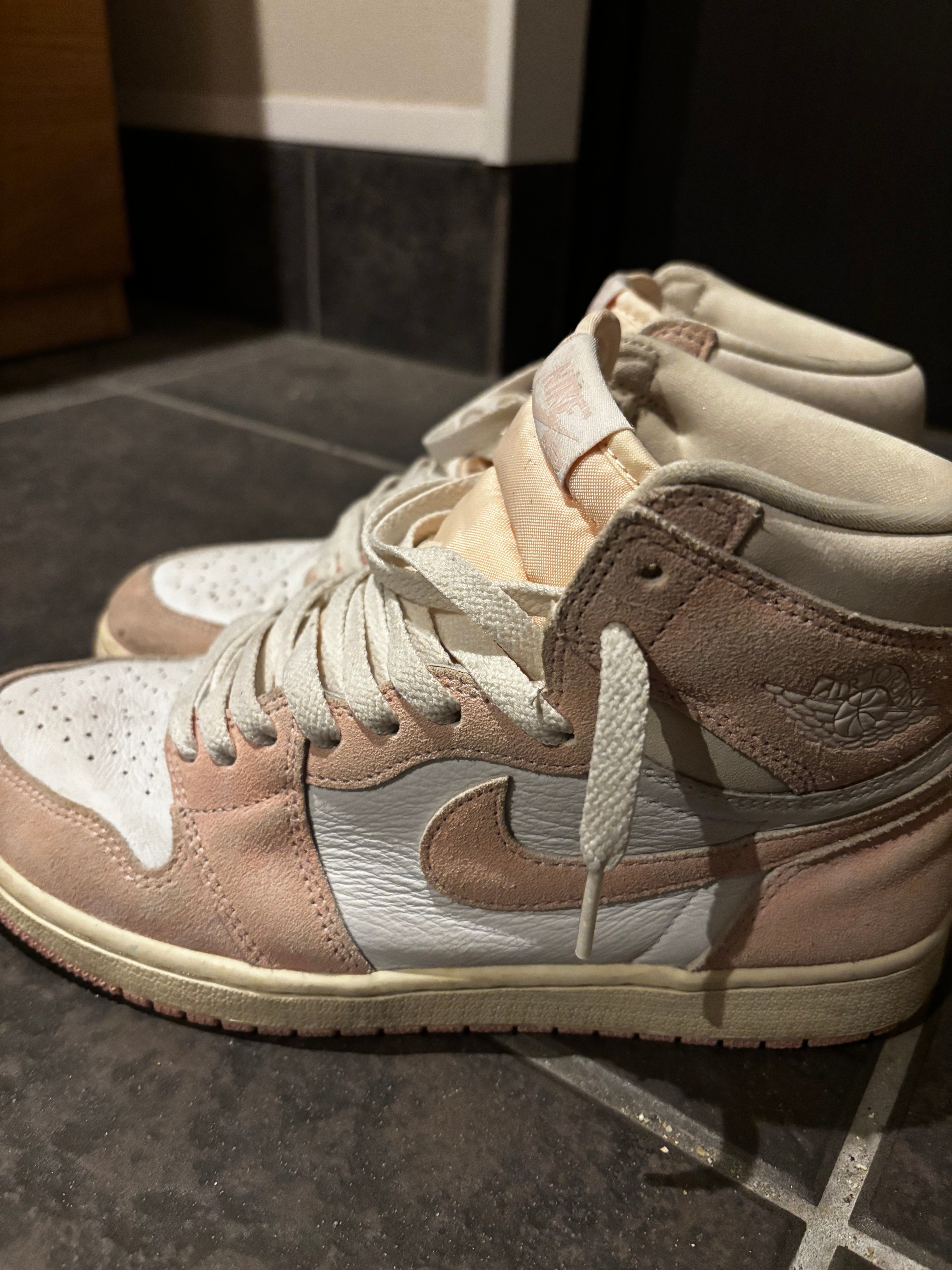 Nike Women's Air Jordan 1 Retro High OG "Washed Pink"