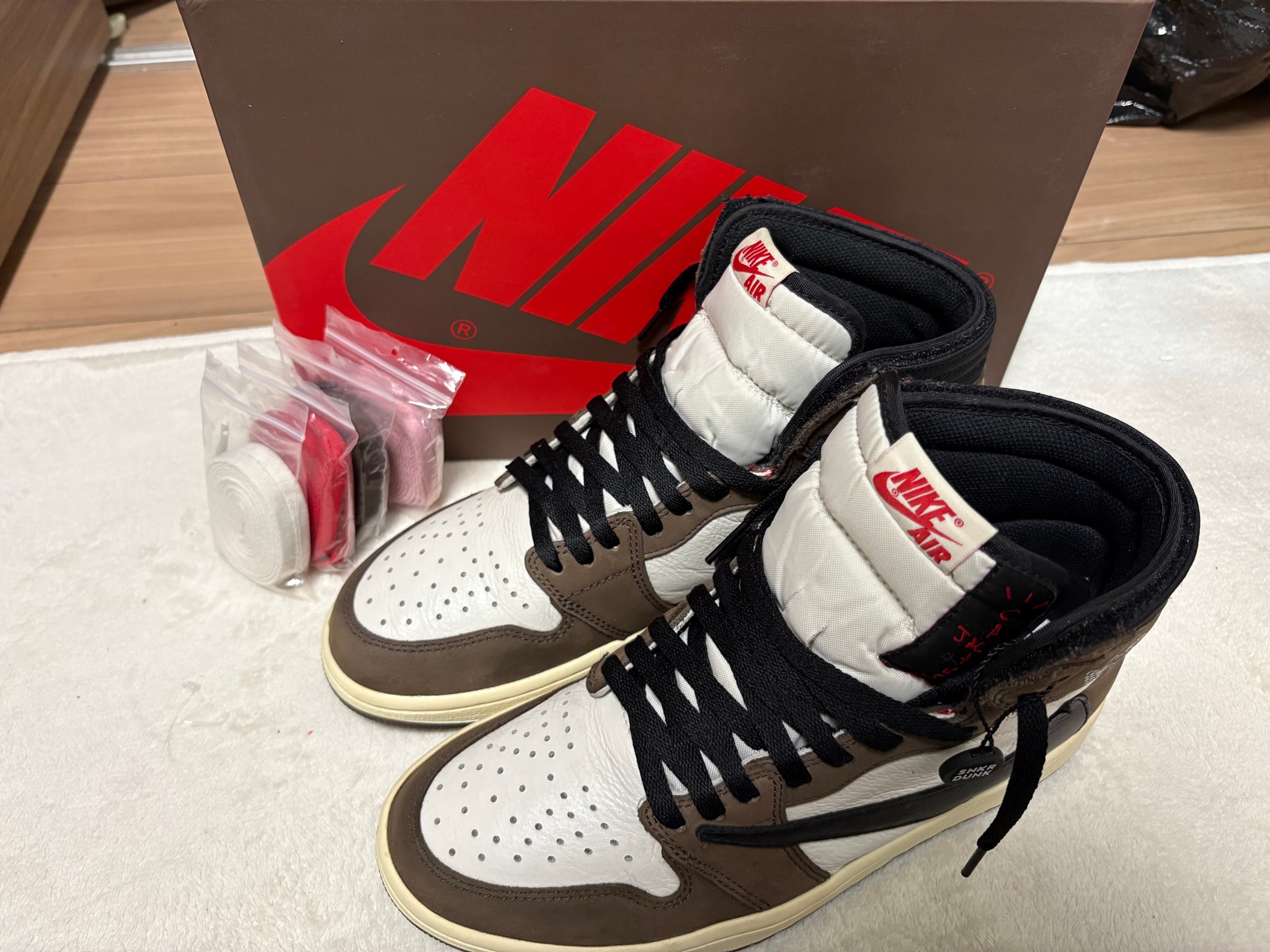 Travis Scott × Nike Air Jordan 1 Retro High OG TS SP "Sail/Dark Mocha"