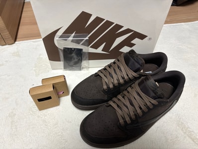 Travis Scott × Nike Air Jordan 1 Low OG SP "Velvet Brown and Dark Mocha"