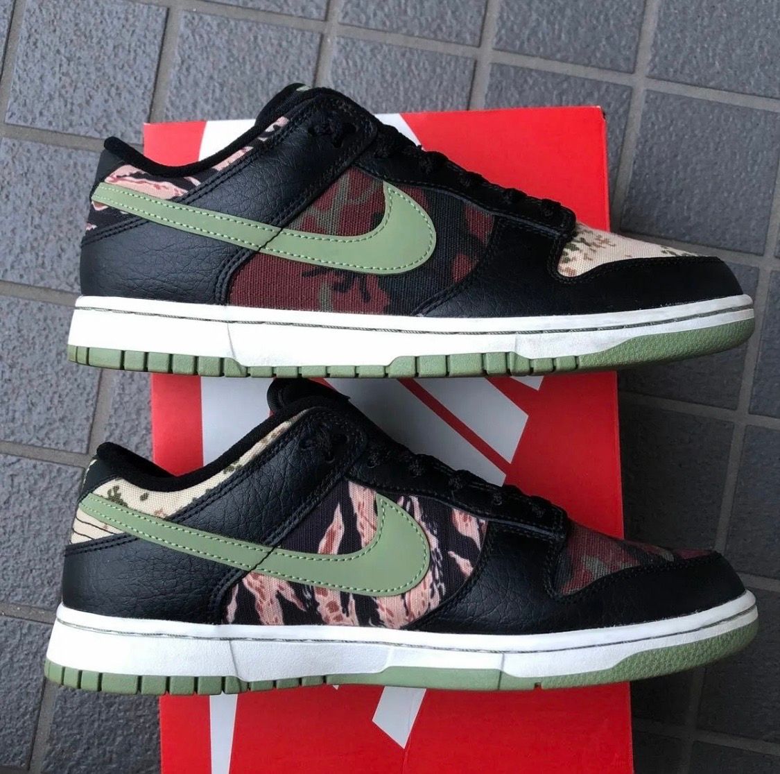 NIKE DUNK LOW SE "BLACK MULTI CAMO"