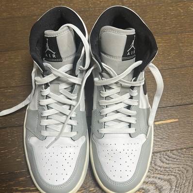 Nike Air Jordan 1 Mid "Light Smoke Grey/White/Black"