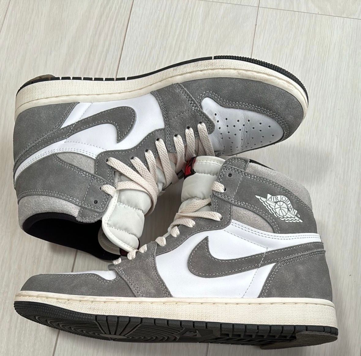 Nike Air Jordan 1 Retro High OG "Black and Smoke Grey"