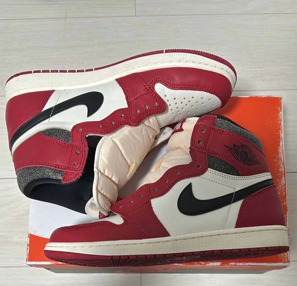 Nike Air Jordan 1 High OG "Lost & Found/Chicago"
