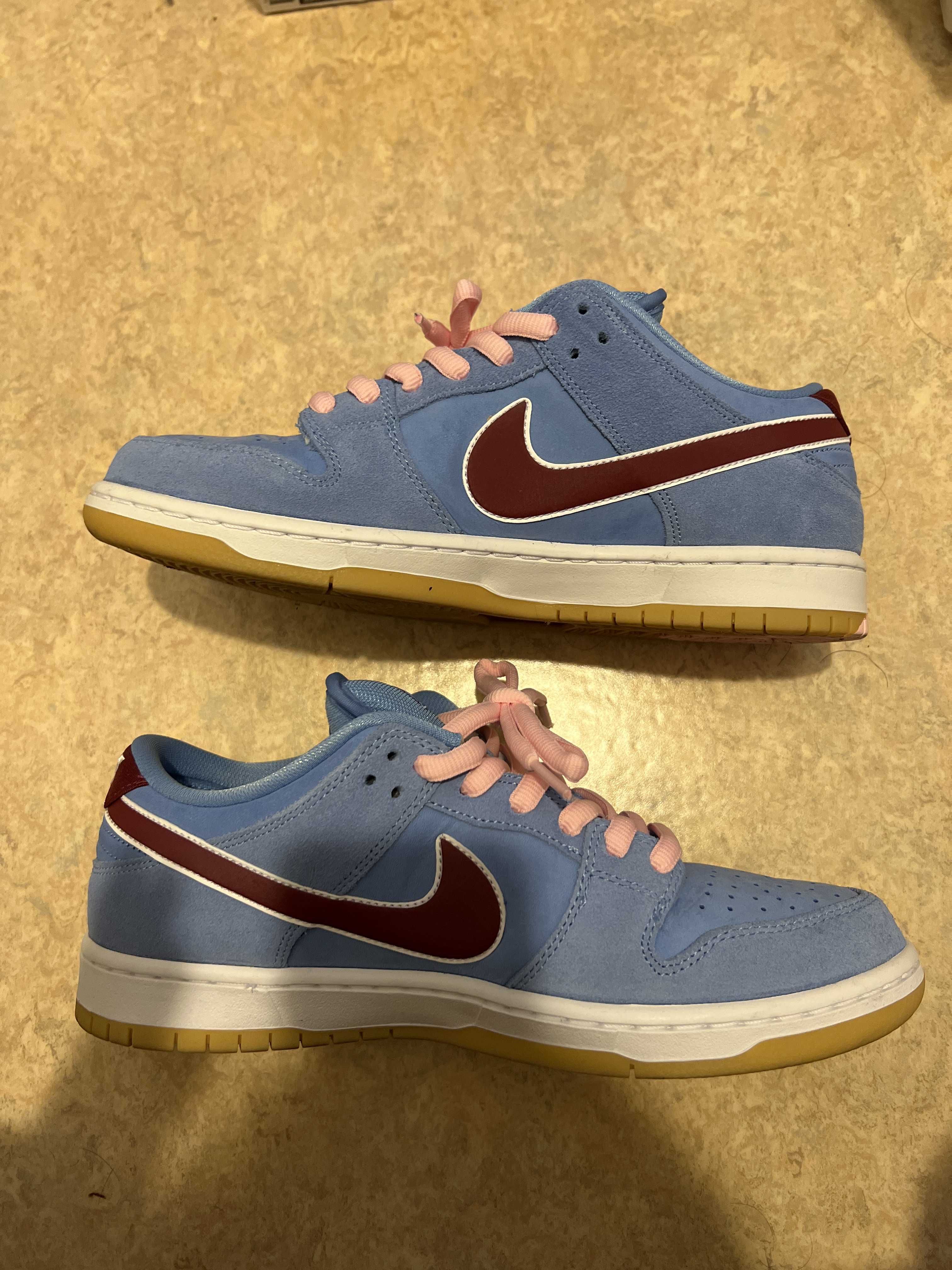 Nike SB Dunk Low Pro "Philadelphia Phillies/Valor Blue and Team Maroon"