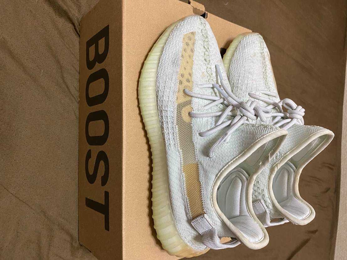 adidas Yeezy Boost 350 V2 "Hyperspace"