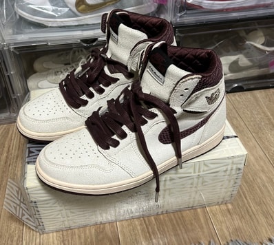 A Ma Maniere × Nike Air Jordan 1 Retro High OG "Sail and Burgundy"