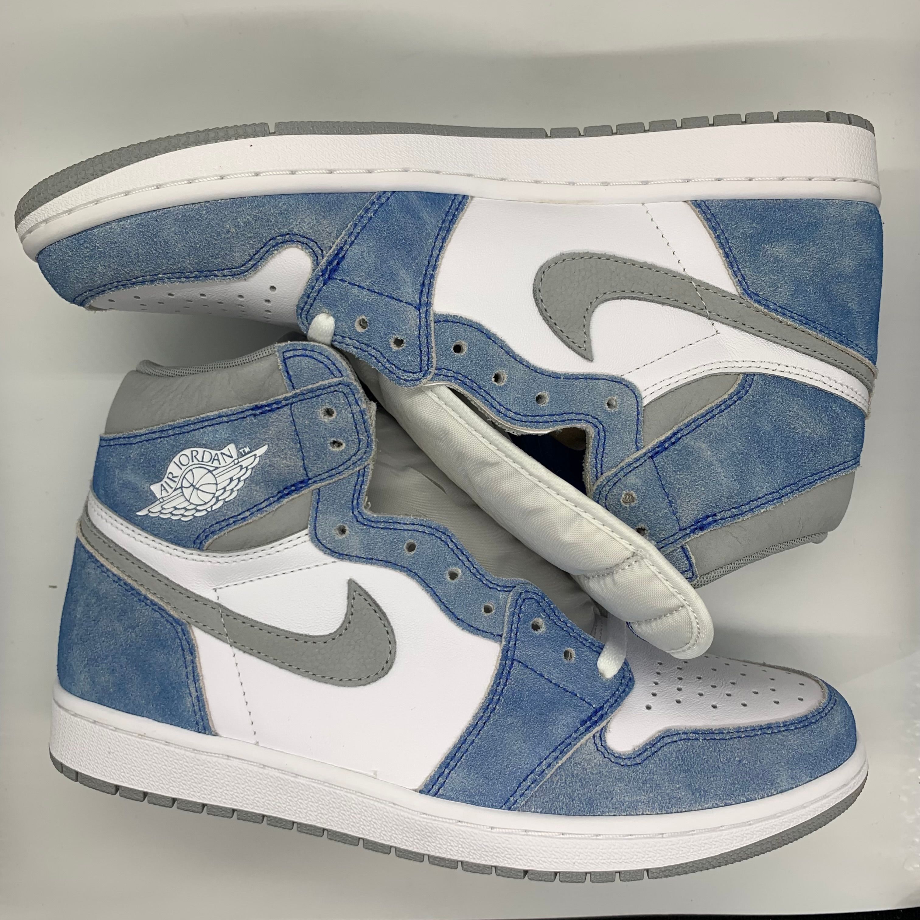 Nike Air Jordan 1 High OG "Hyper Royal"