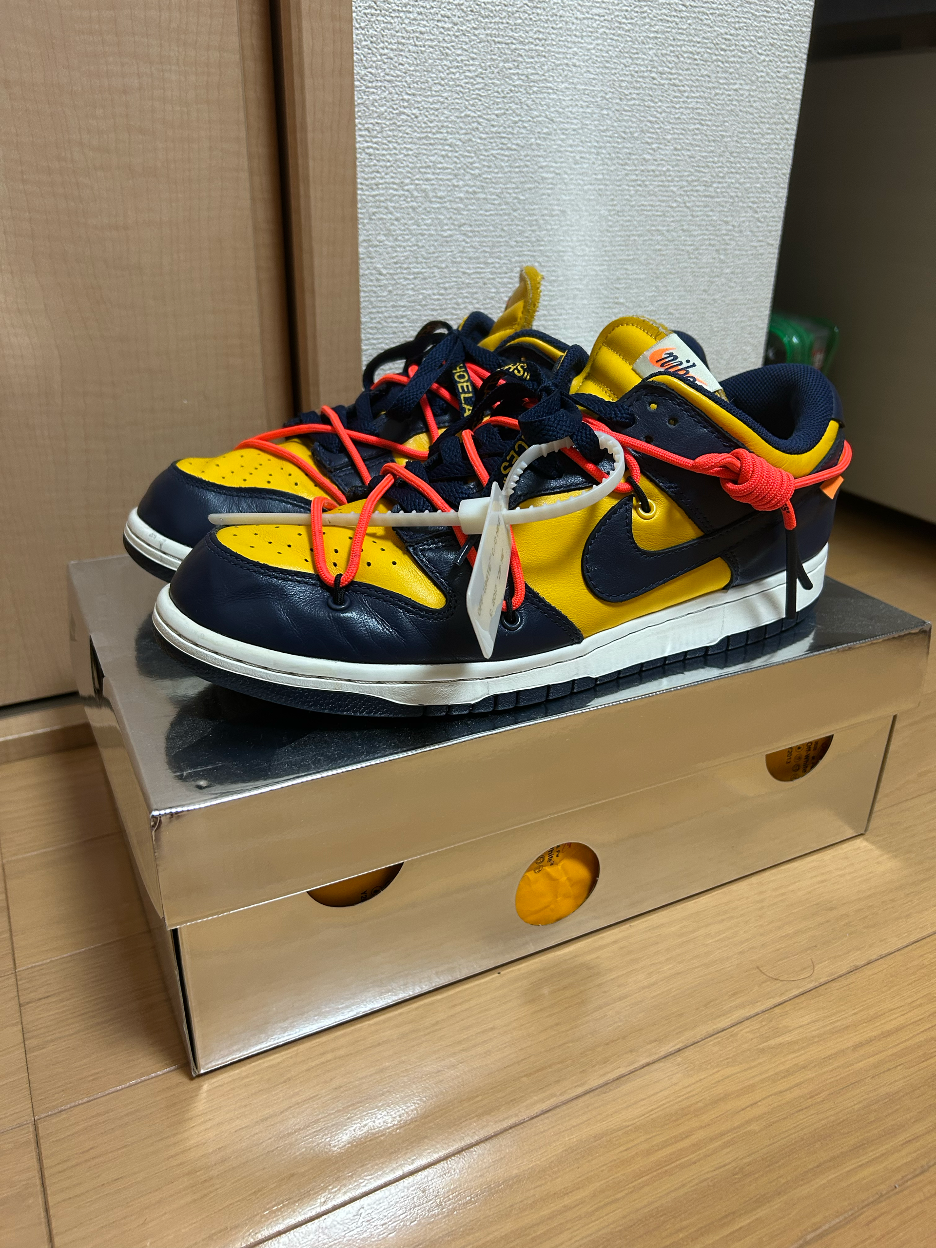 Off-White × Nike Dunk Low  LTHR "University Gold/Midnight Navy/White"