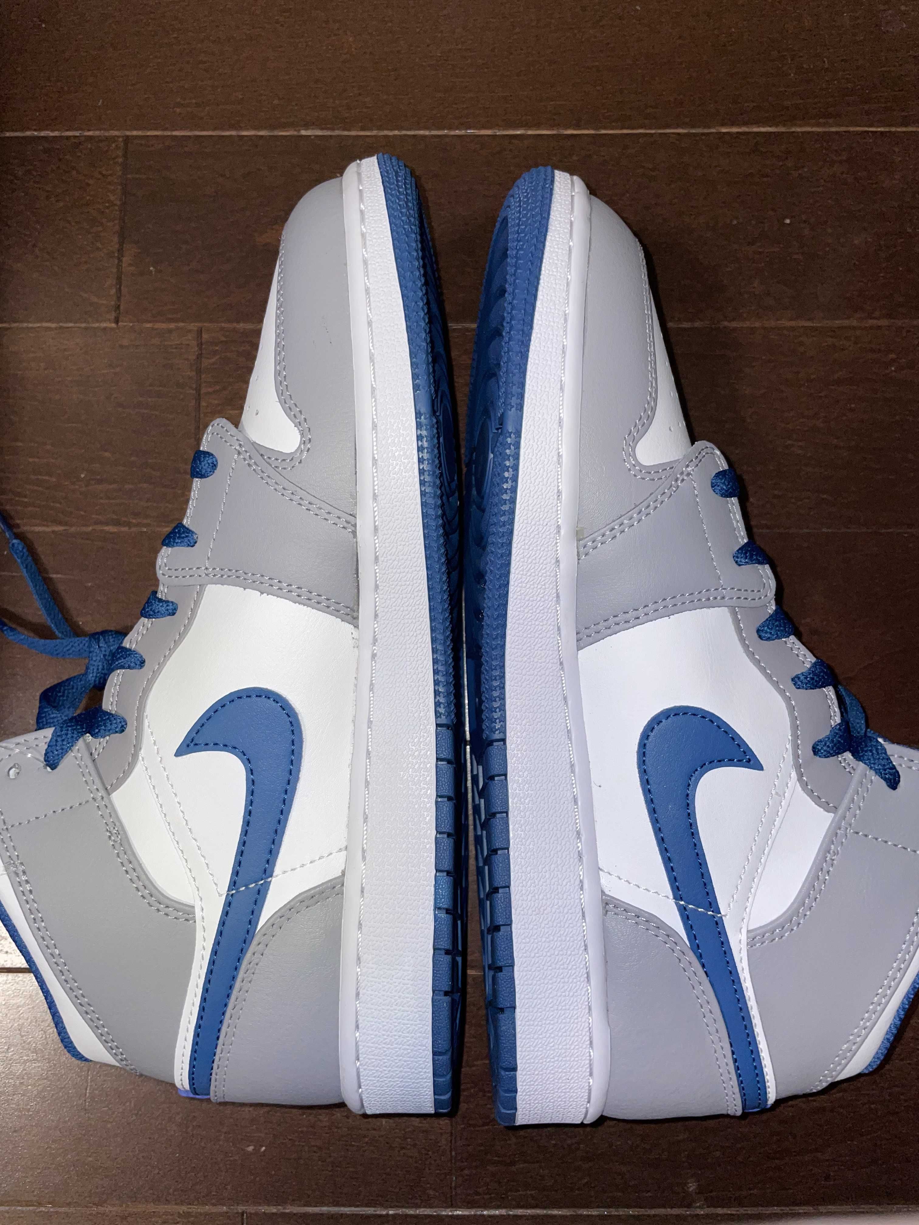 Nike GS Air Jordan 1 Mid "True Blue"