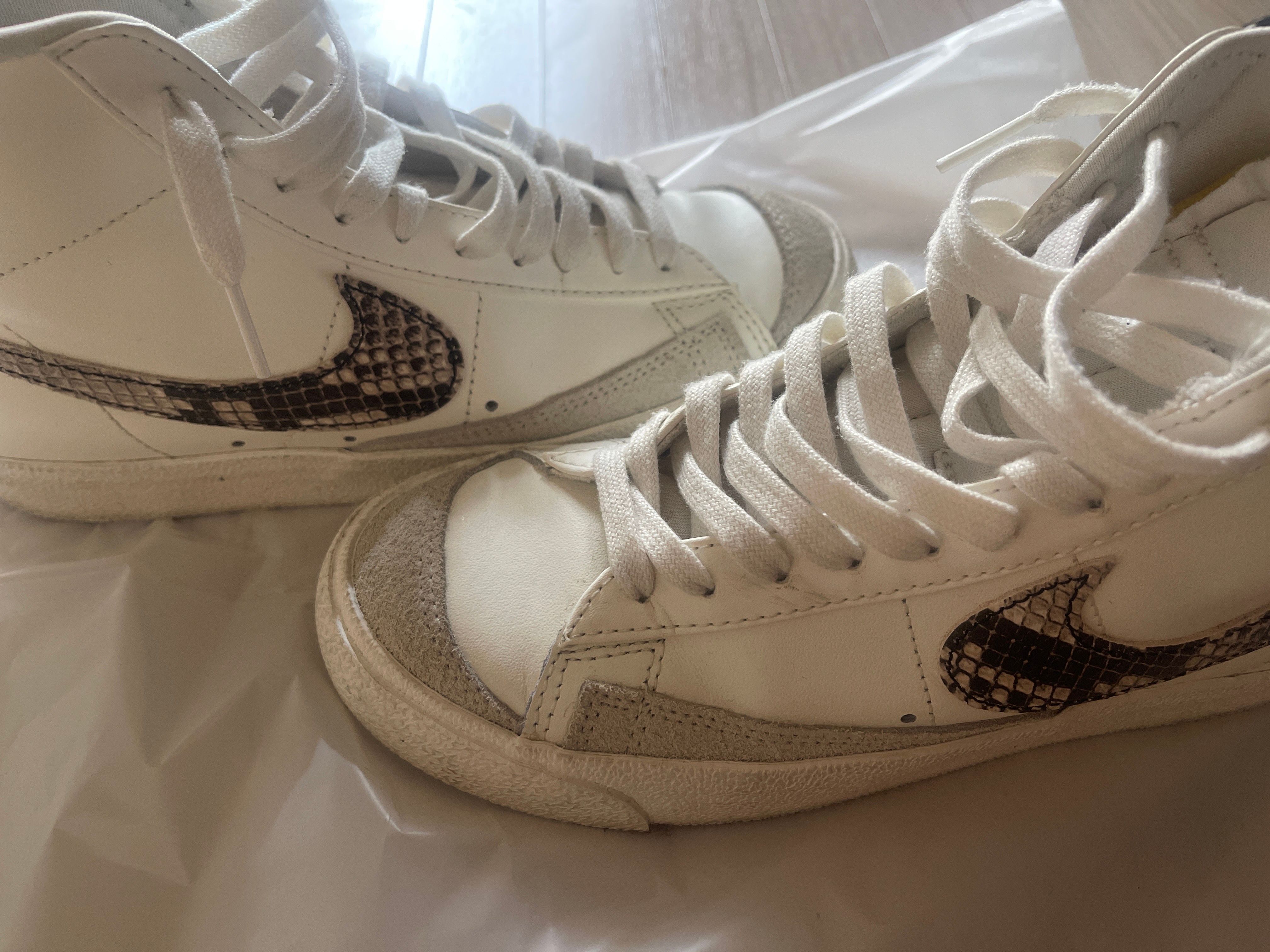 NIKE Women's BLAZER MID '77 "SNAKE"