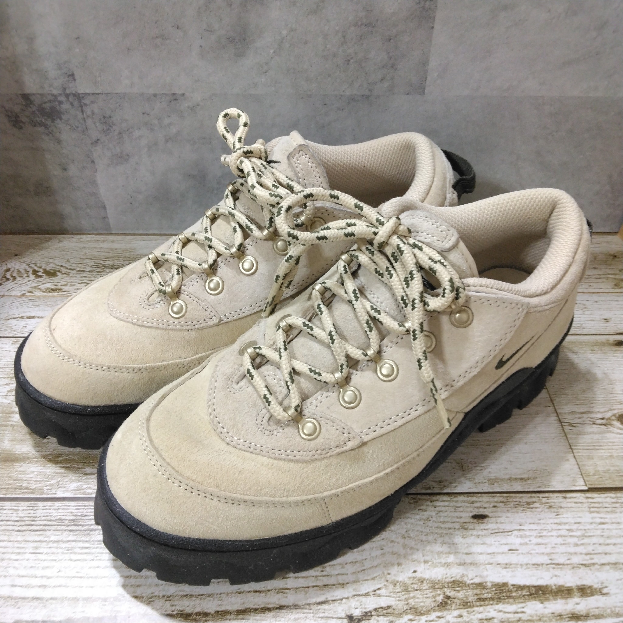 Nike Women's Lahar Low "Rattan/Cargo Khaki"