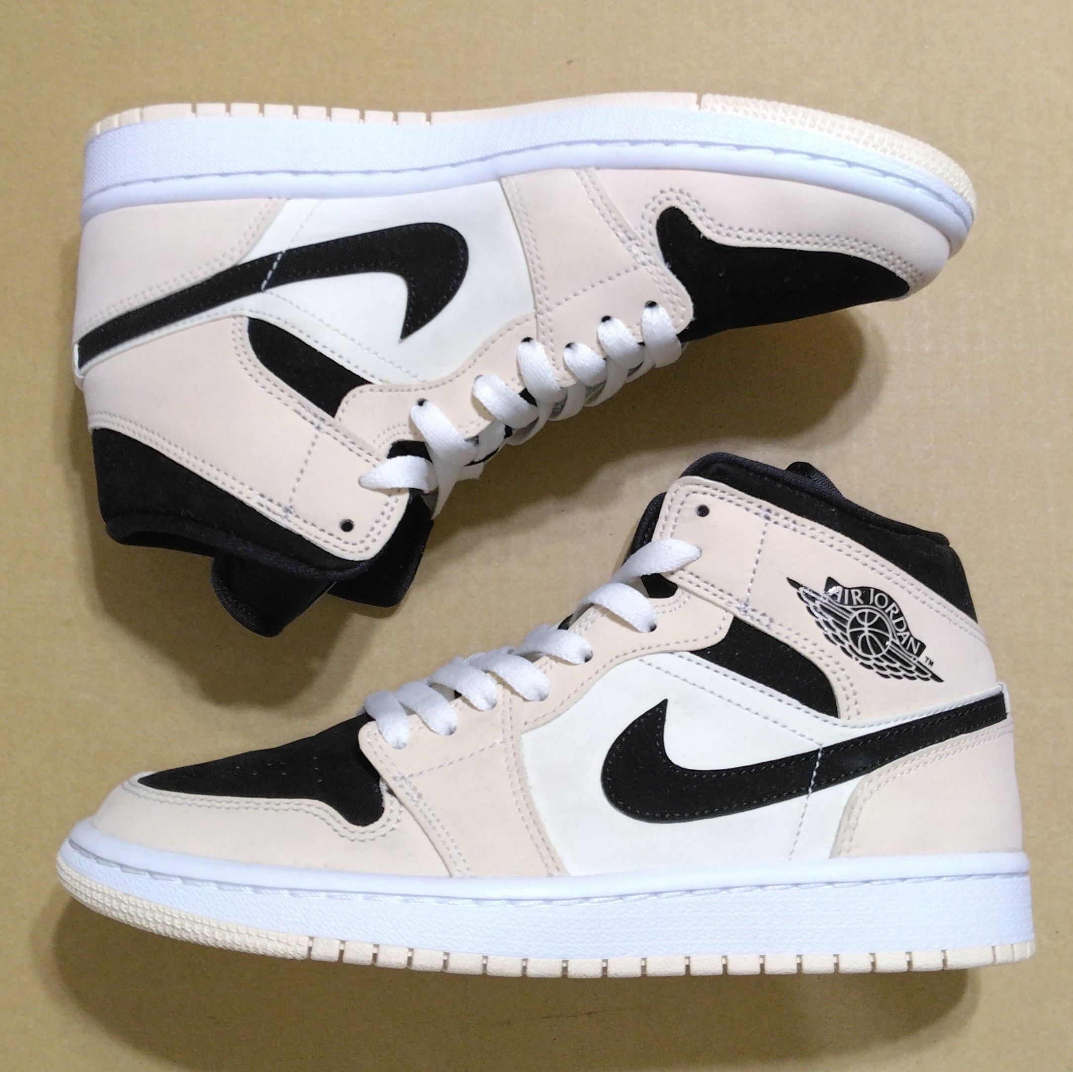 NIKE Women's AIR JORDAN 1 MID "GUAVA ICE"