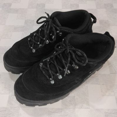 Nike Women's Lahar Low "Black"