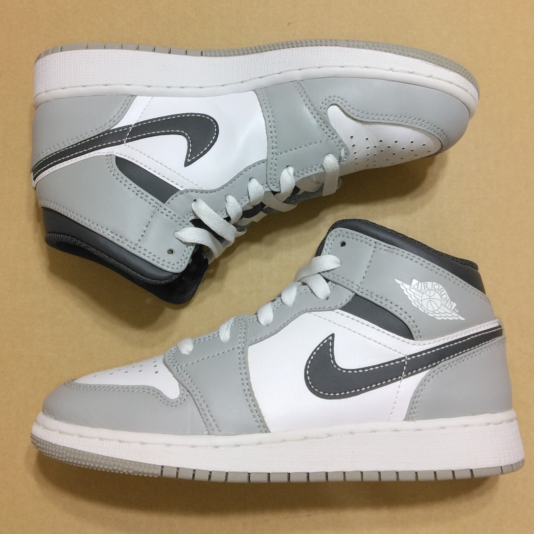 Nike GS Air Jordan 1 Mid "Grey-White/Anthracite"