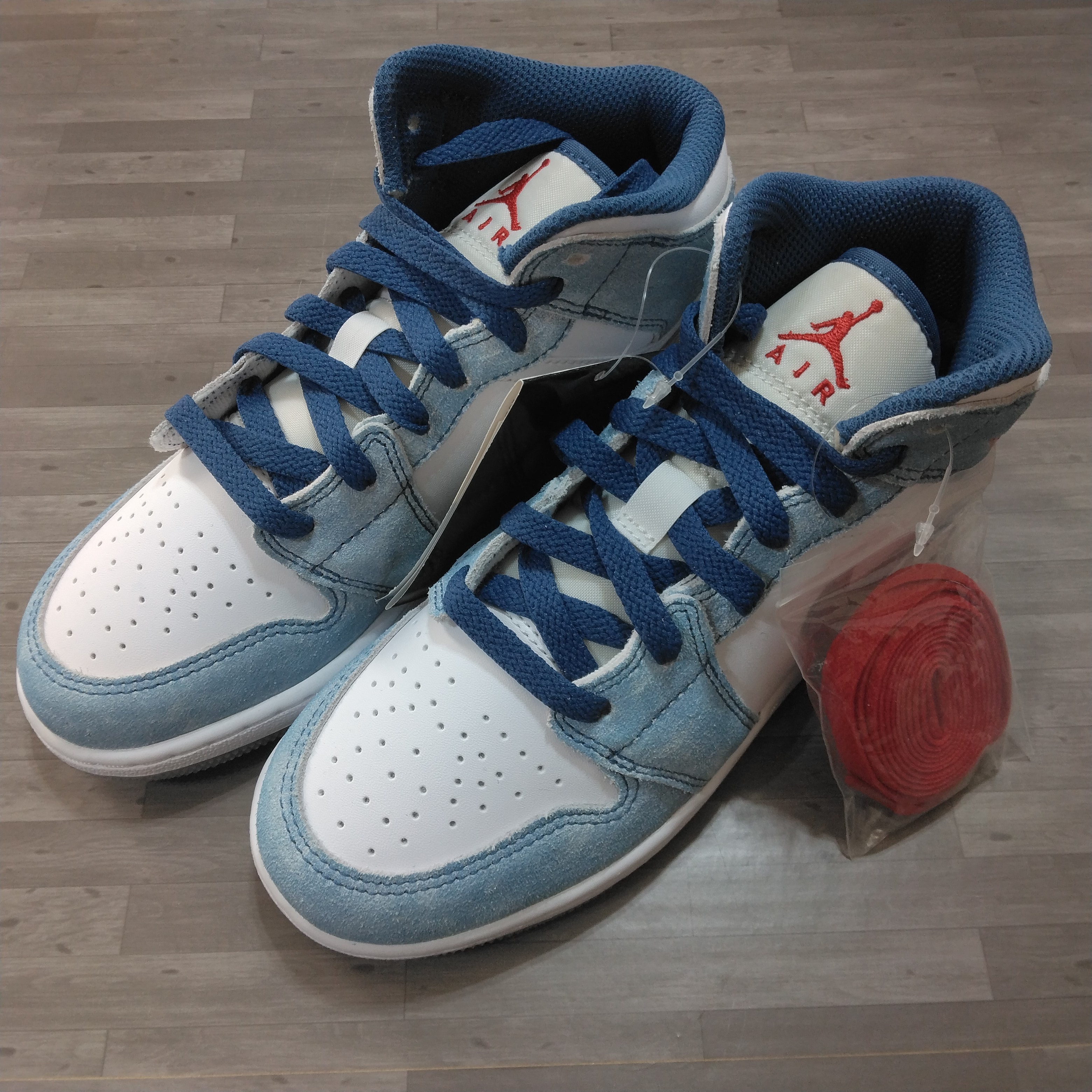 Nike GS Air Jordan 1 Mid "White/University Blue/Grey"