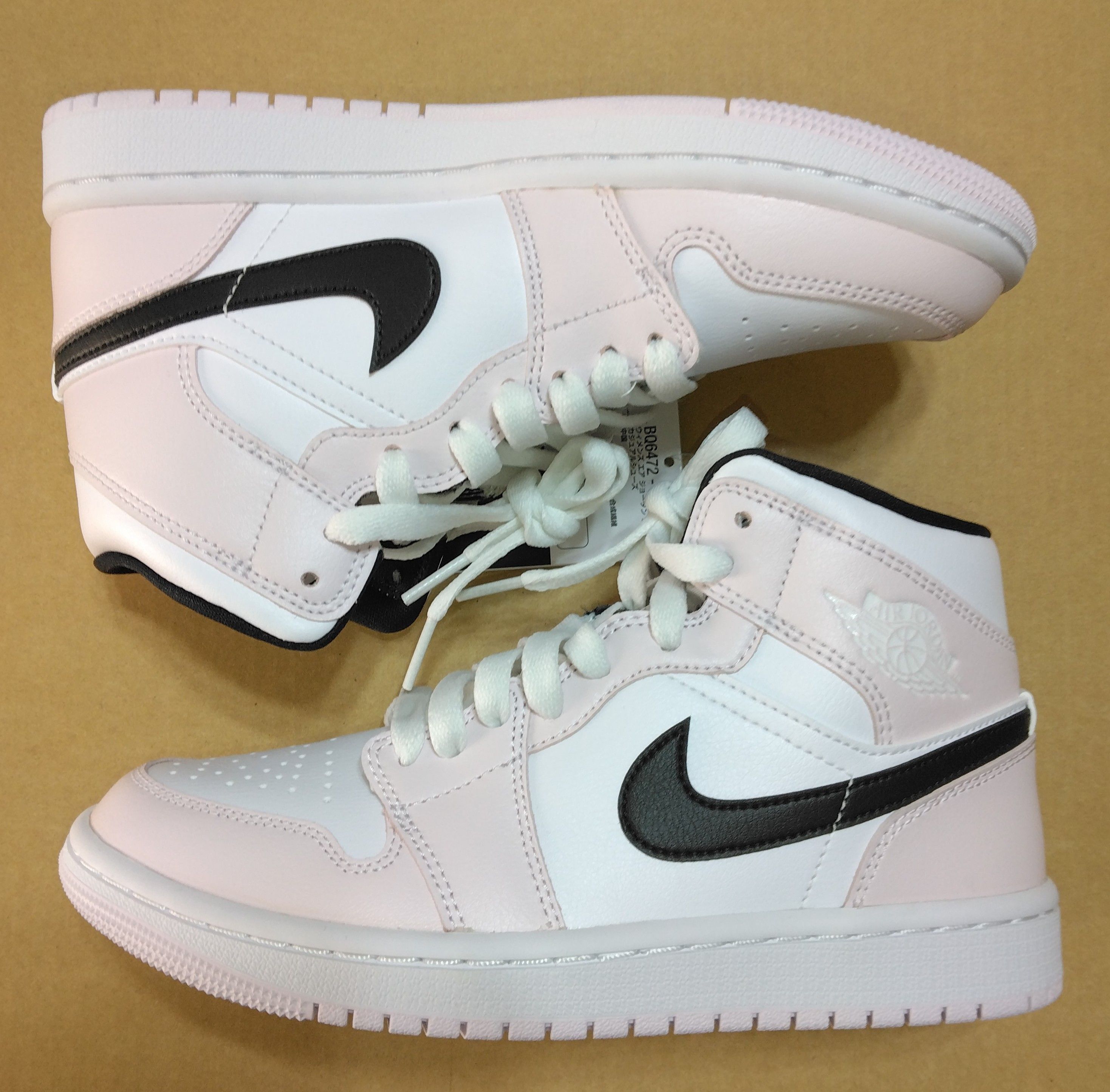 Nike Women's Air Jordan 1 Mid "Light Violet/White/Black"  