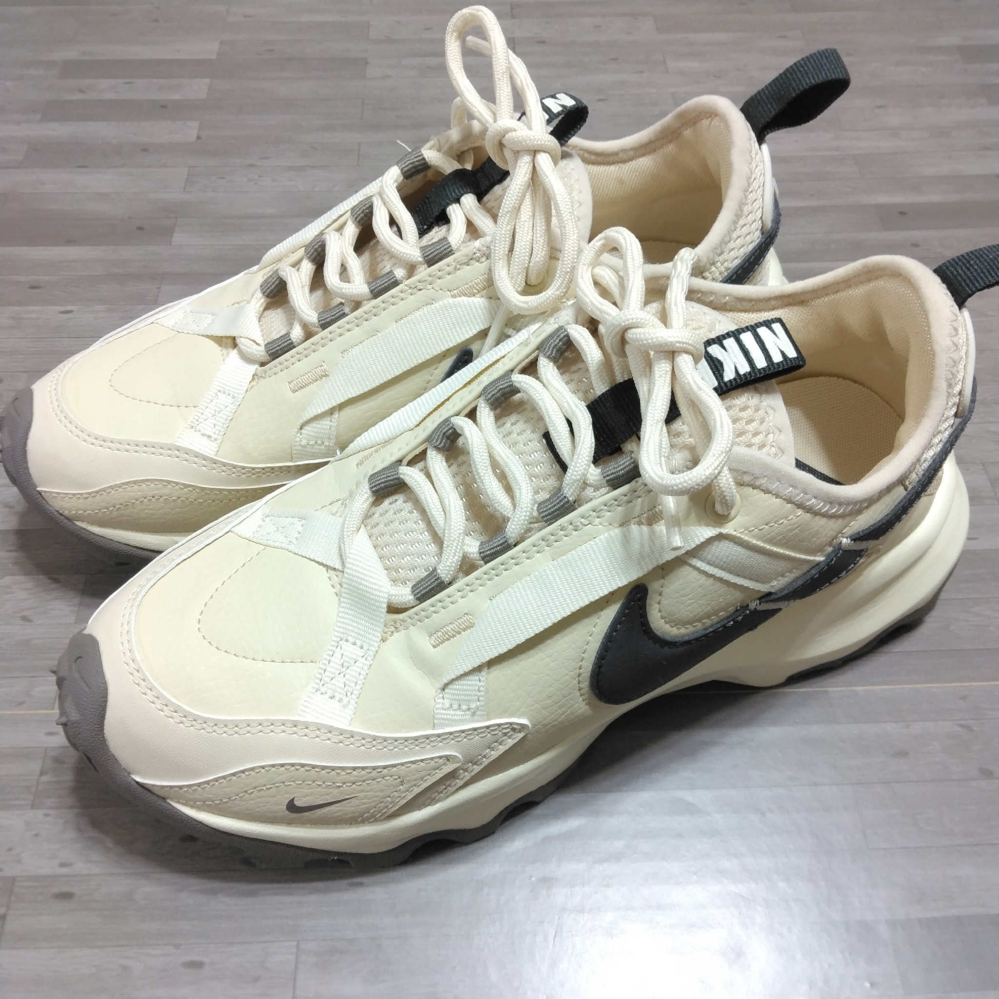Nike Women's TC 7900 "Beach/Cave Stone/Coconut Milk/Off Noir"
