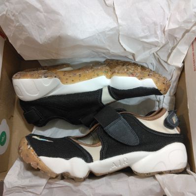 Nike Women's Air Rift Off Noir "Orange Chalk/Gum Yellow"