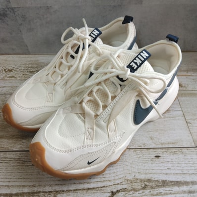 Nike Women's TC 7900 "Pale Ivory/Gum Light Brown/Armory Navy"
