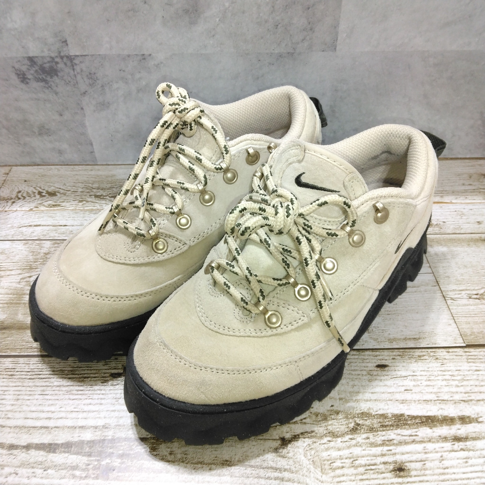 Nike Women's Lahar Low "Rattan/Cargo Khaki"
