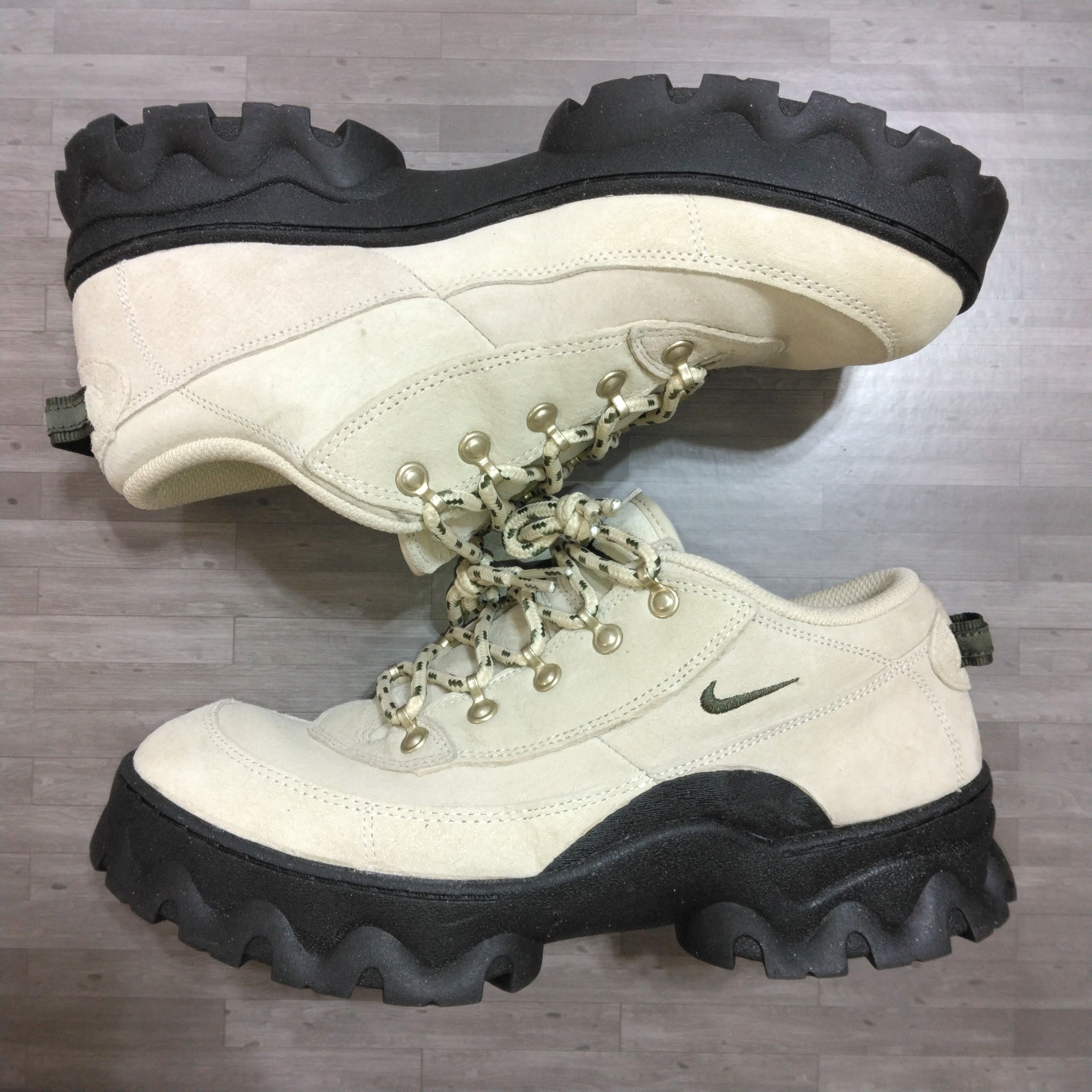 Nike Women's Lahar Low 
