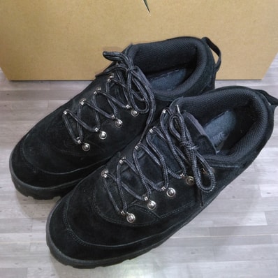 Nike Women's Lahar Low "Black"