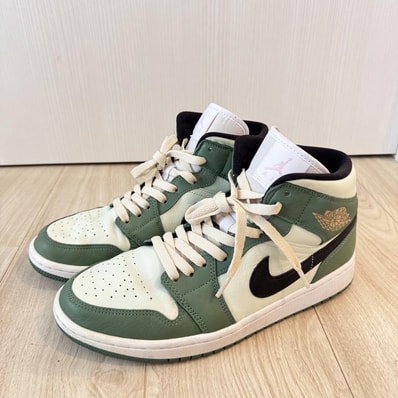 NIKE Women's AIR JORDAN 1 MID SE "DUTCH GREEN"