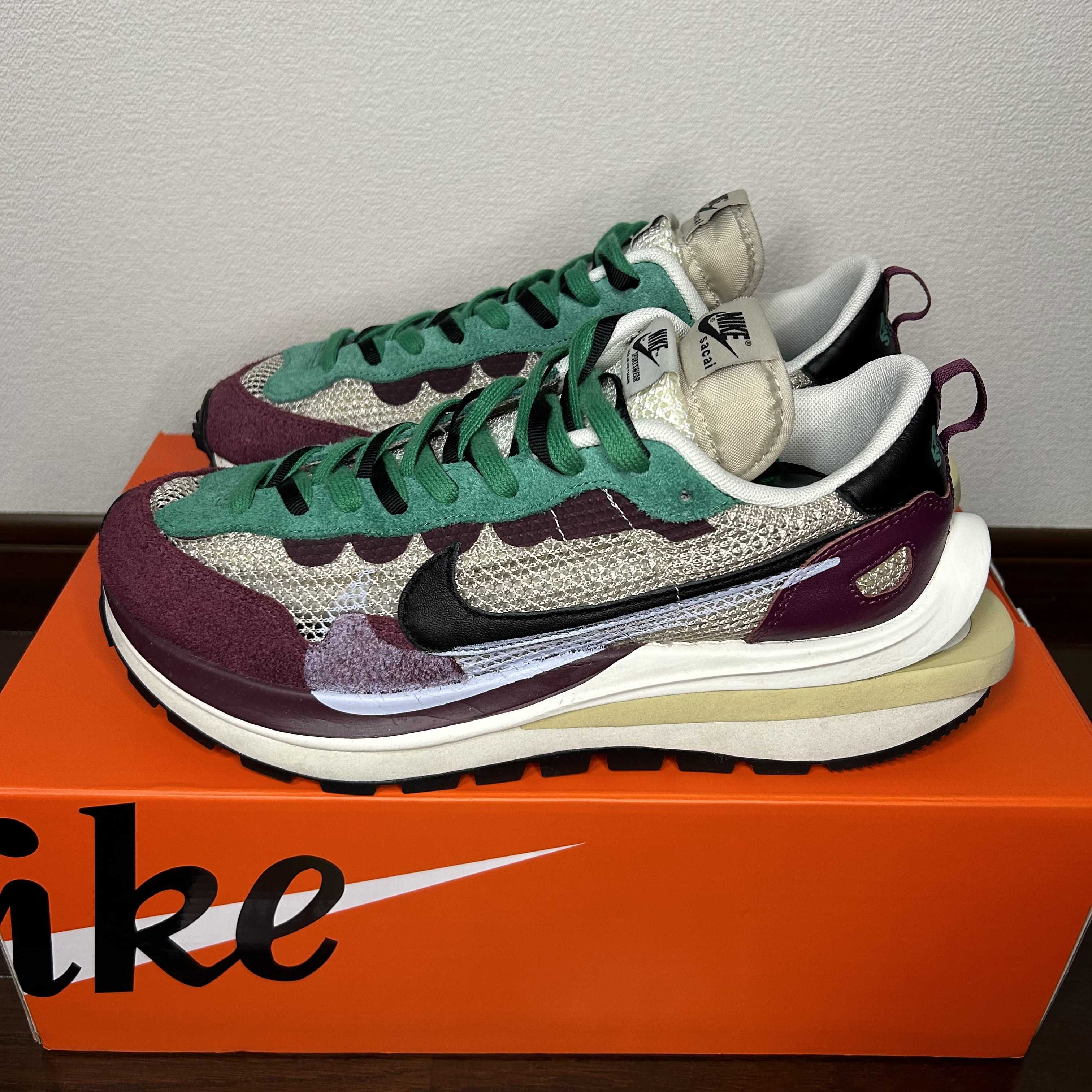 sacai × Nike Vapor Waffle "String/Red/Green"