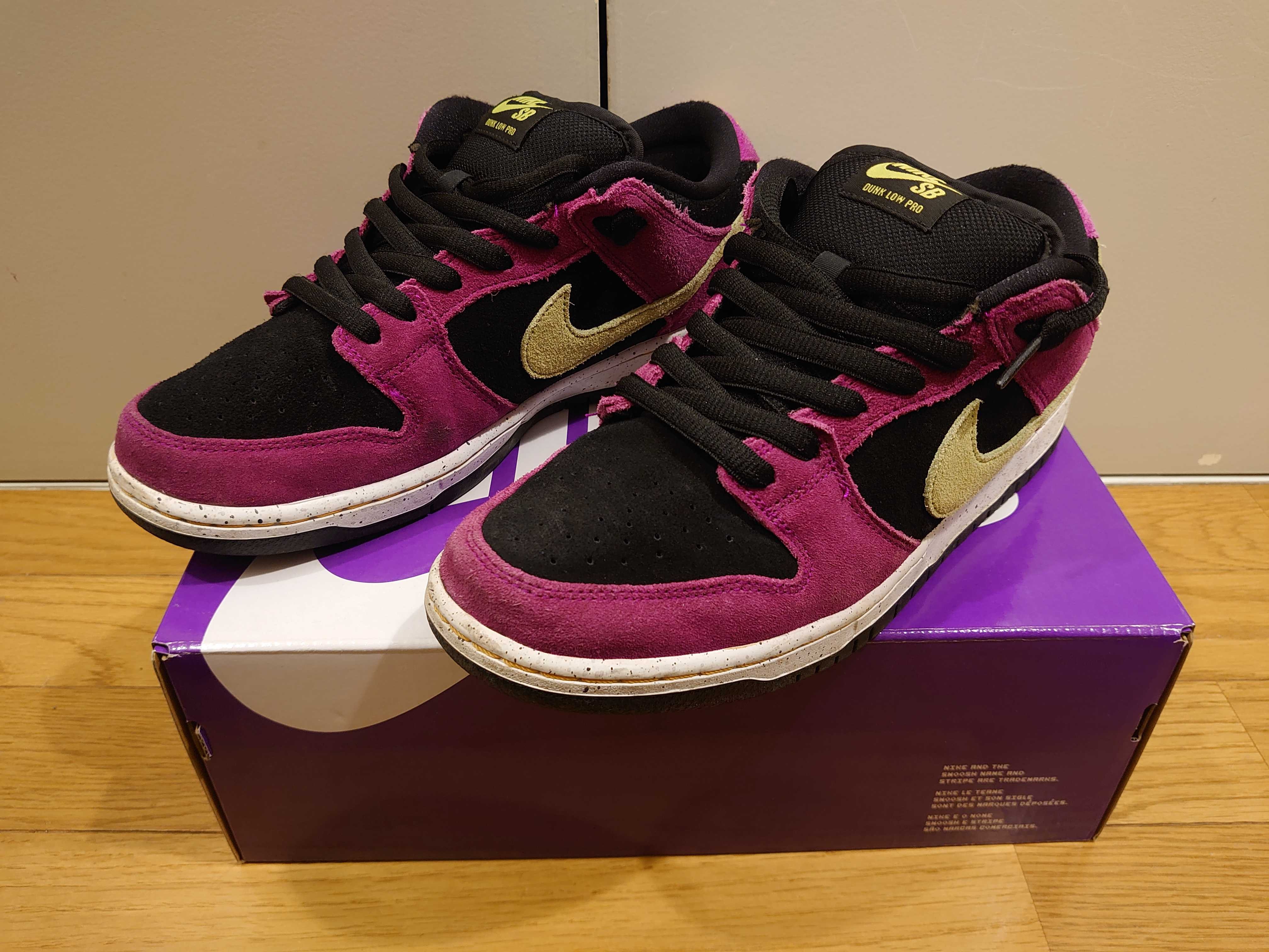 Nike SB Dunk Low "Red Plum"