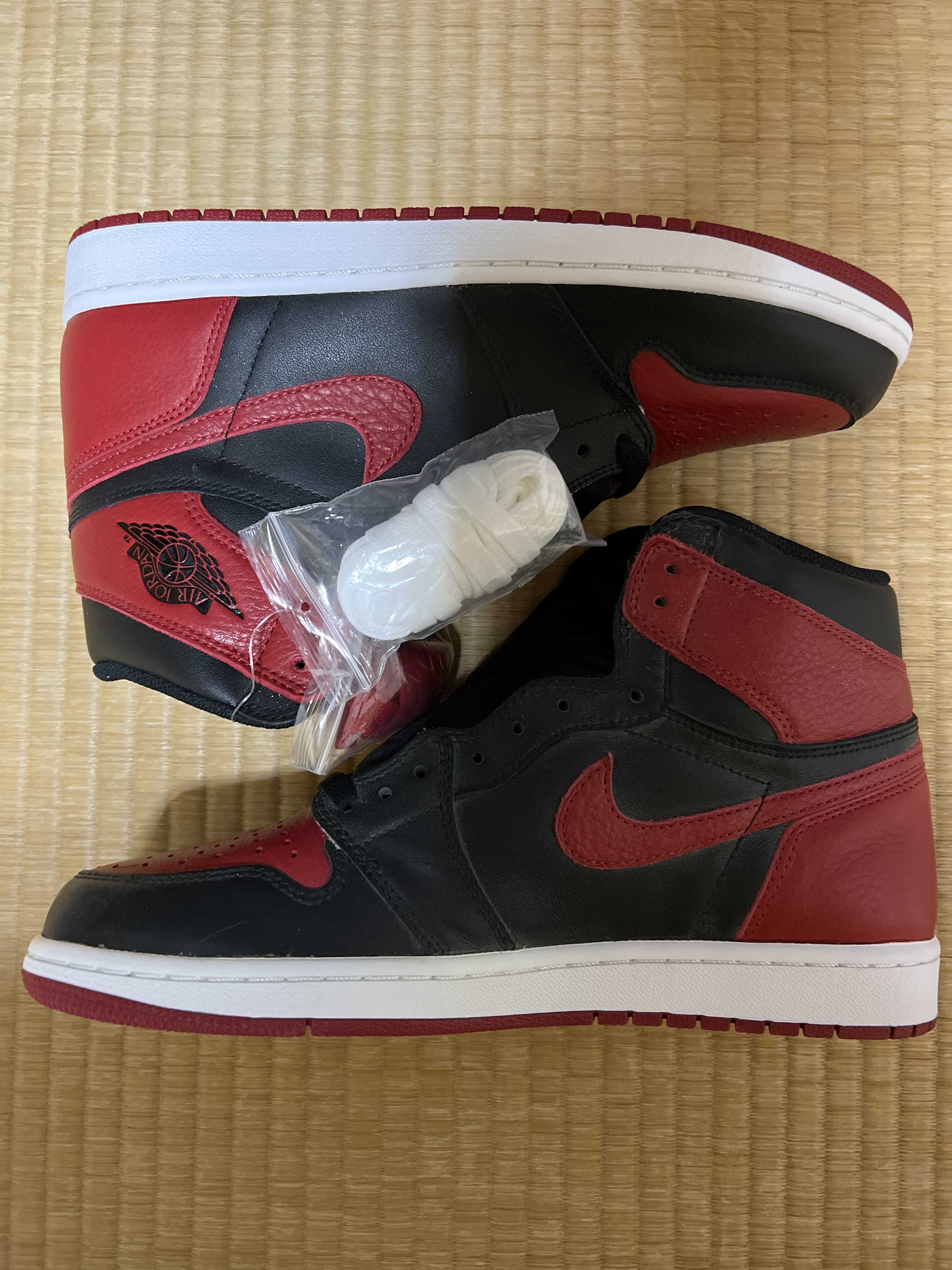 Nike Air Jordan 1 Retro High OG "Bred/Banned" (2016)