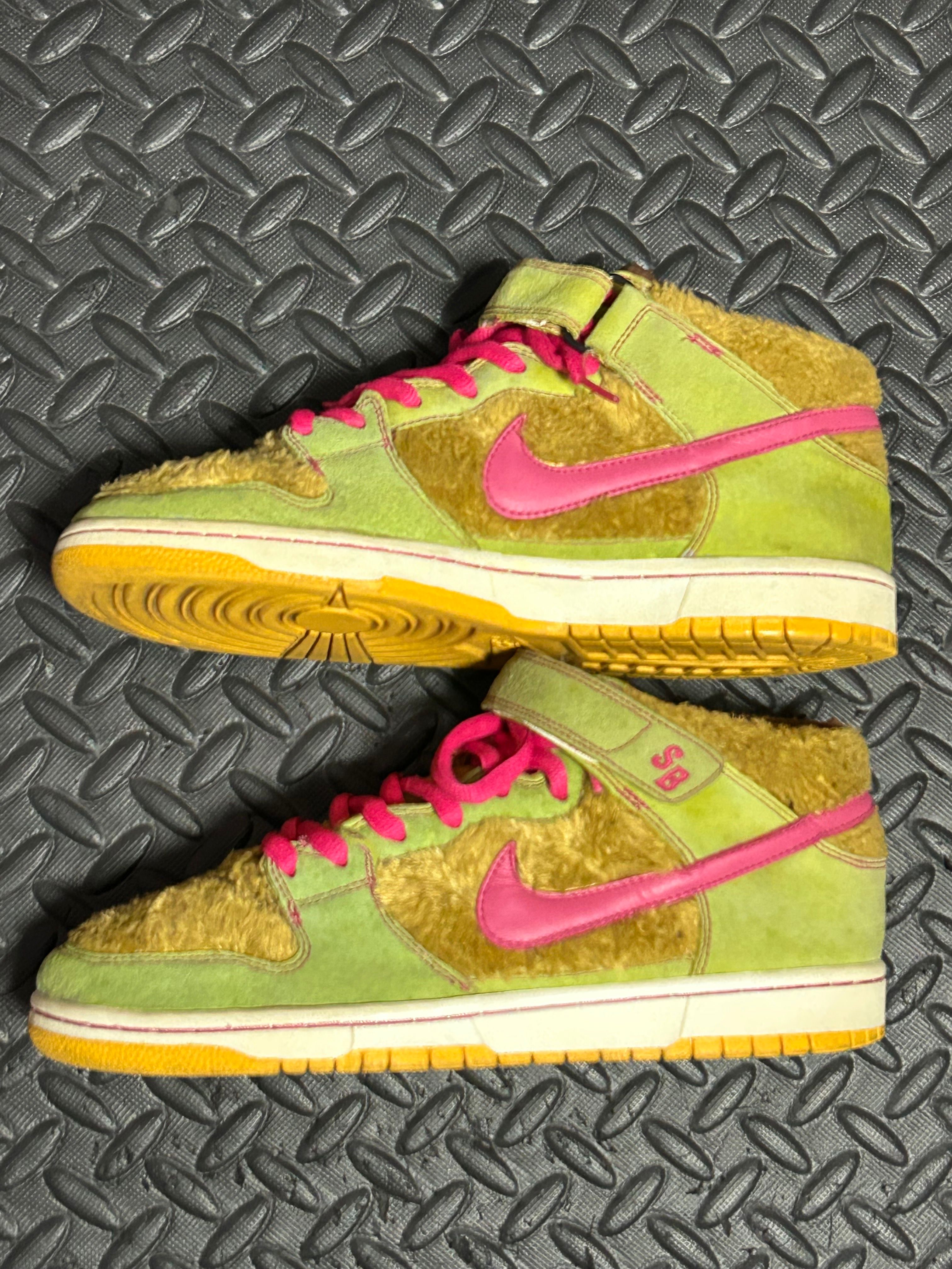 Nike Dunk SB Mid "Mama Bear"