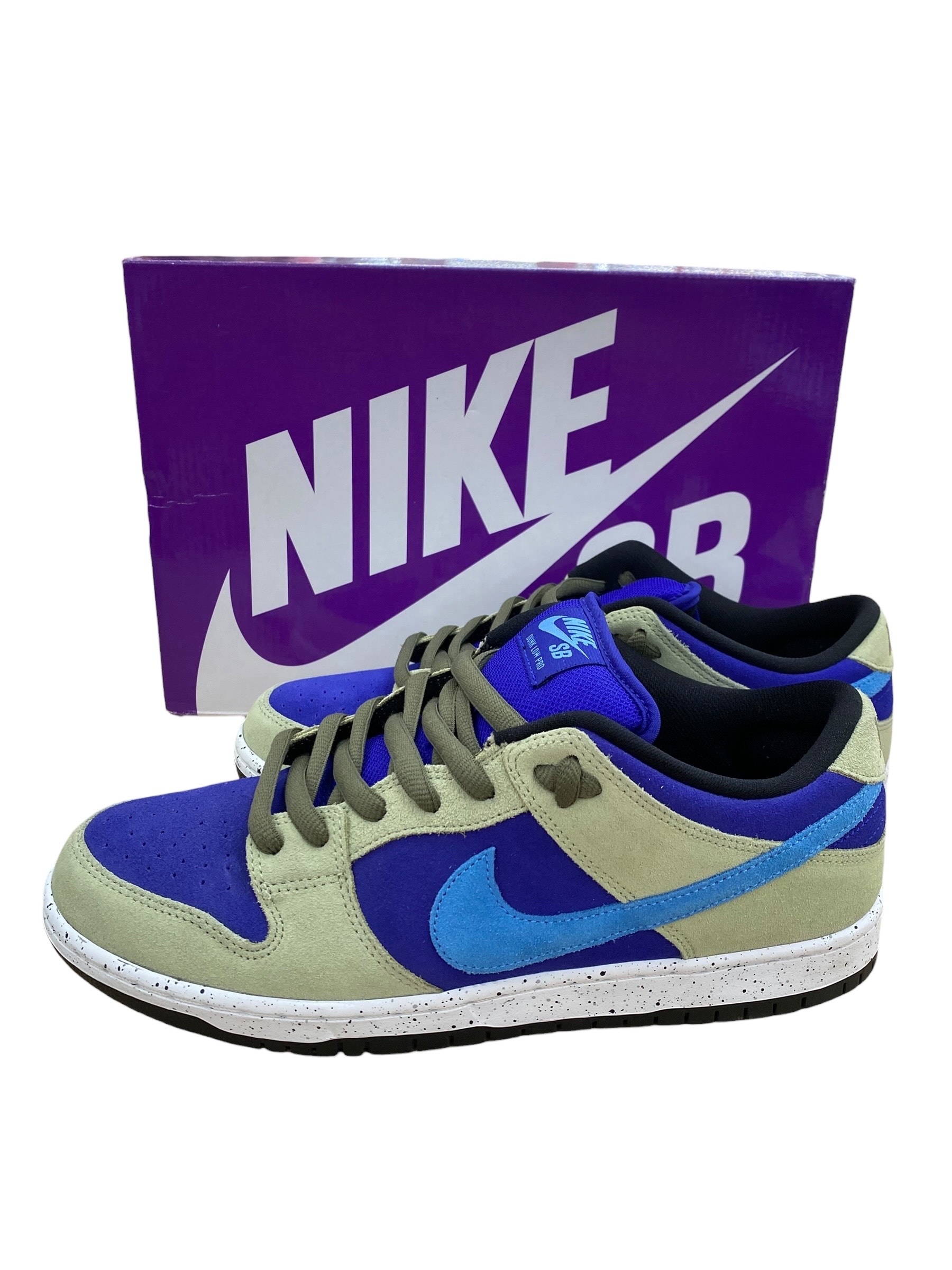 Nike SB Dunk Low "Celadon"