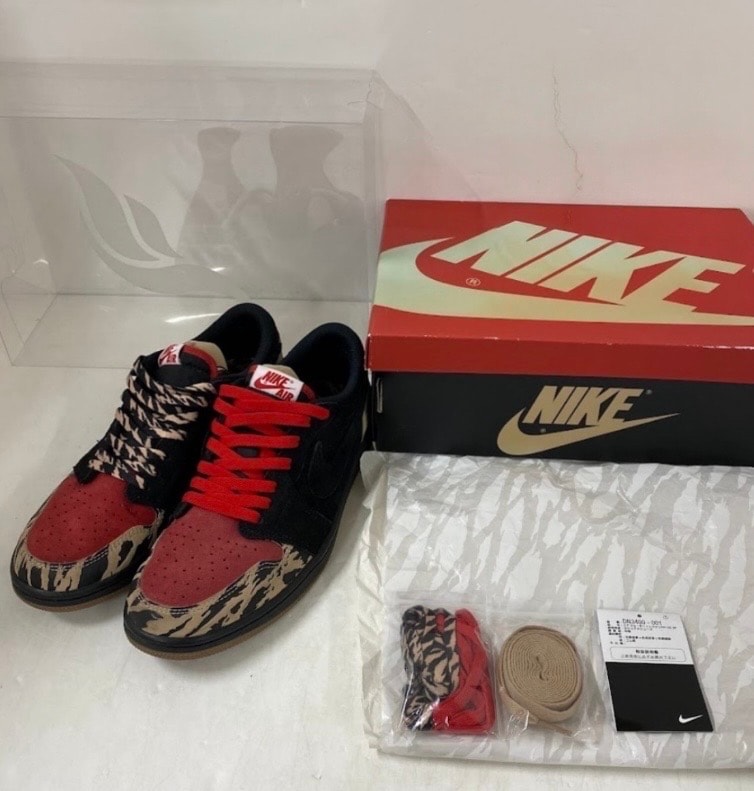 Sole Fly × Nike Air Jordan 1 Low "Black and Sport Red"