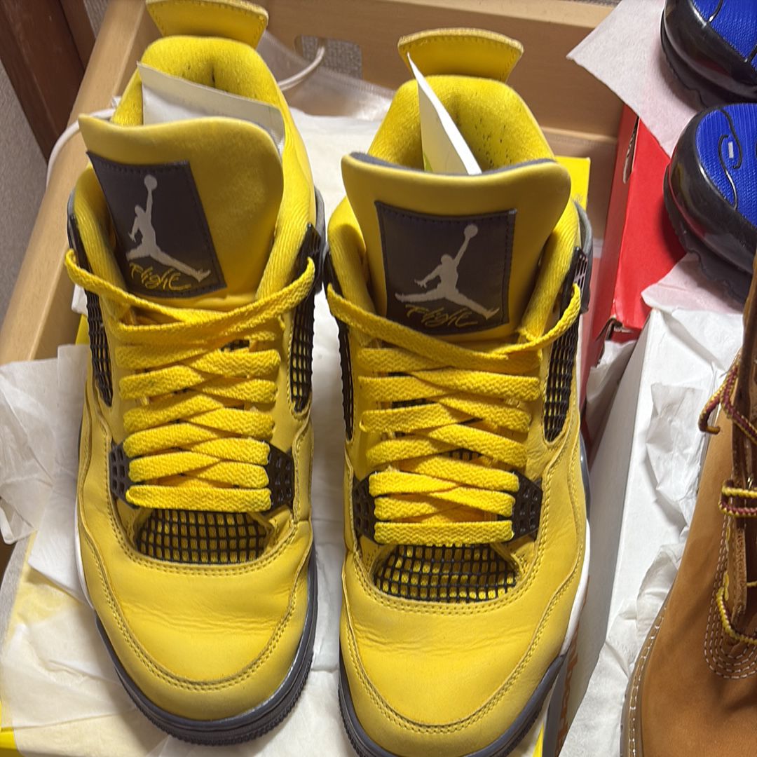 Nike Air Jordan 4 "Tour Yellow"