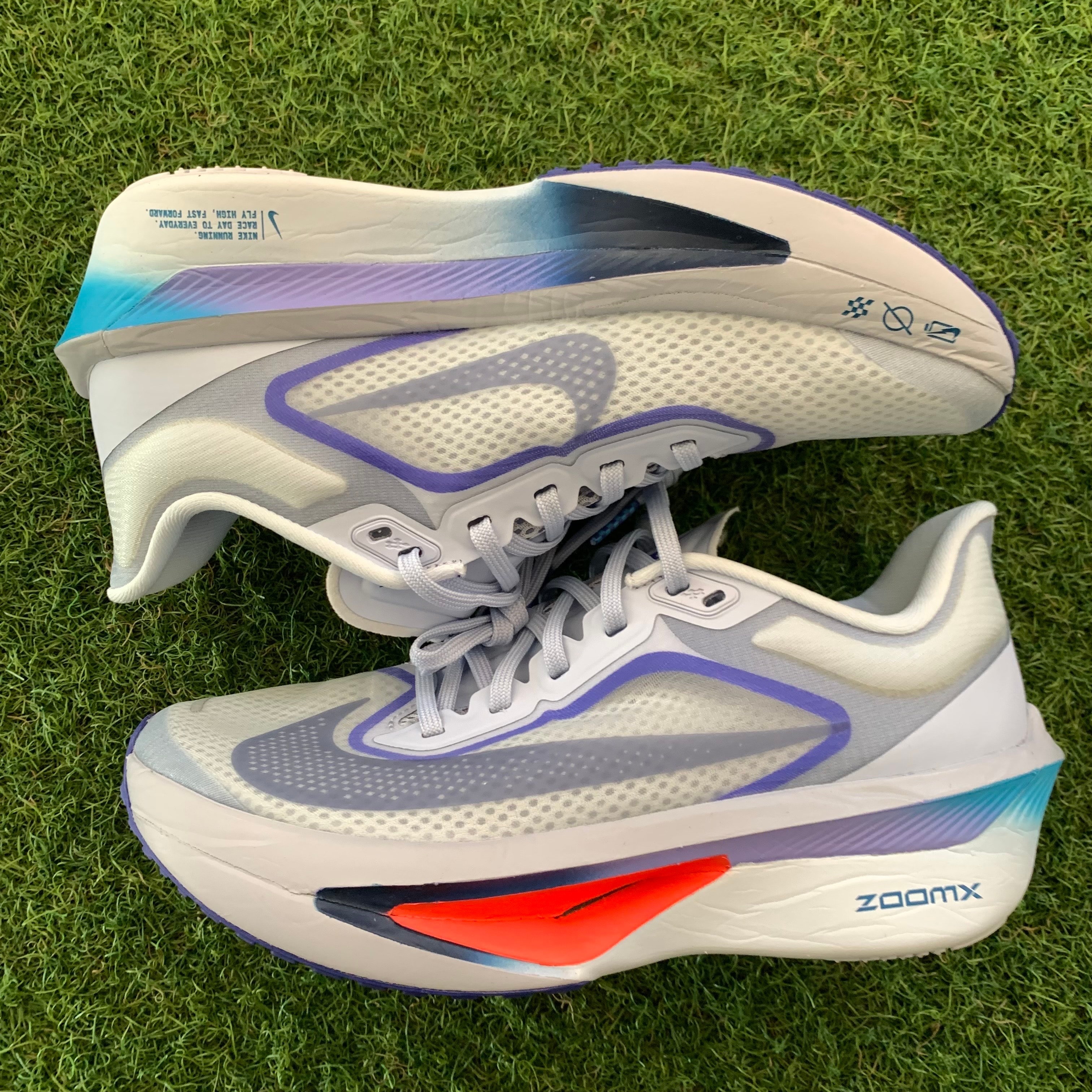 ナイキ ウィメンズ ズームフライ6 "ゴースト/フットボールグレー/ブルーライトニング/ブルーボイド"