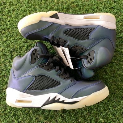 NIKE Women's AIR JORDAN 5 "IRIDESCENT OIL GREY"