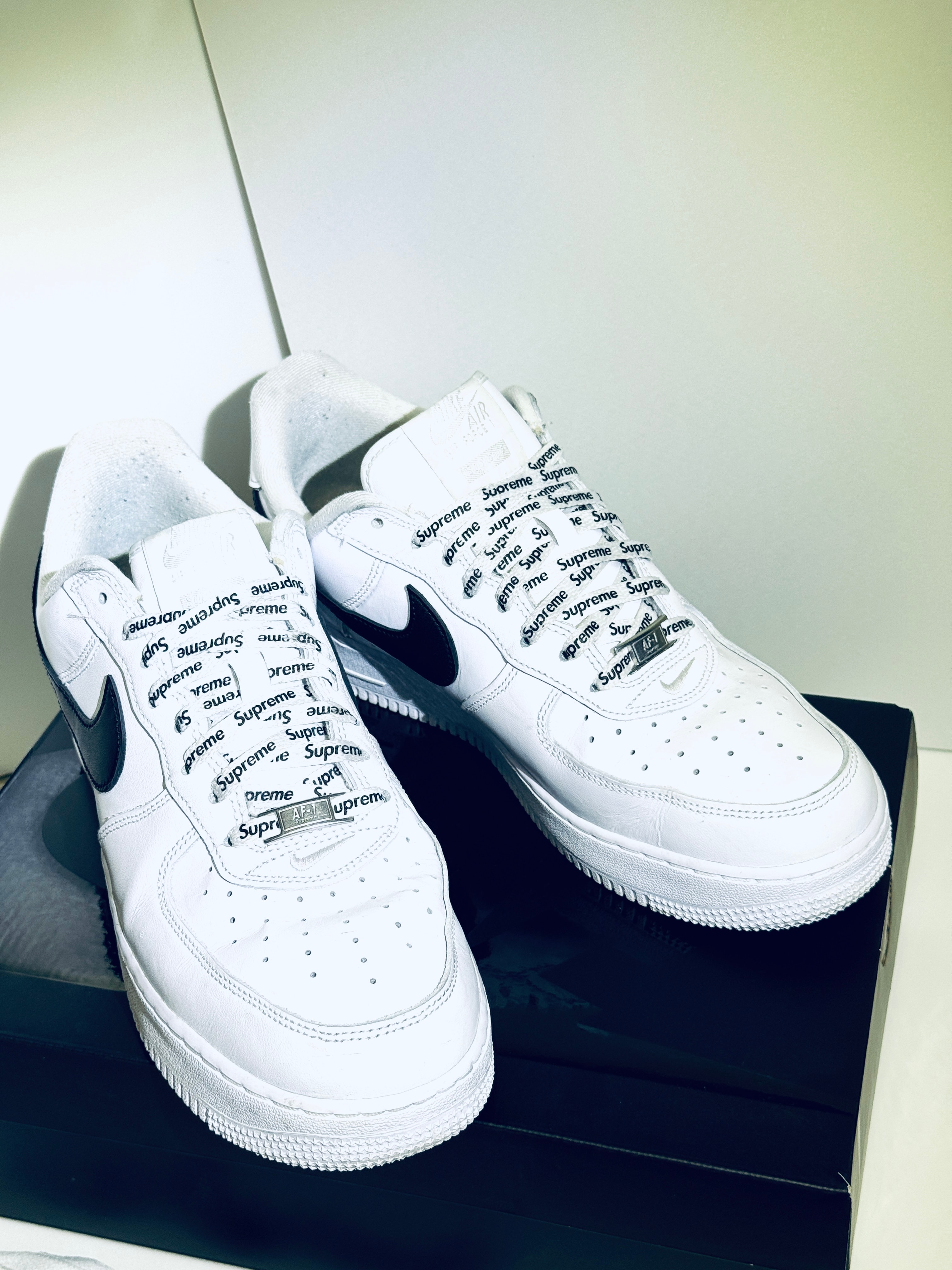 Supreme × Nike Air Force 1 Low "White/Black"