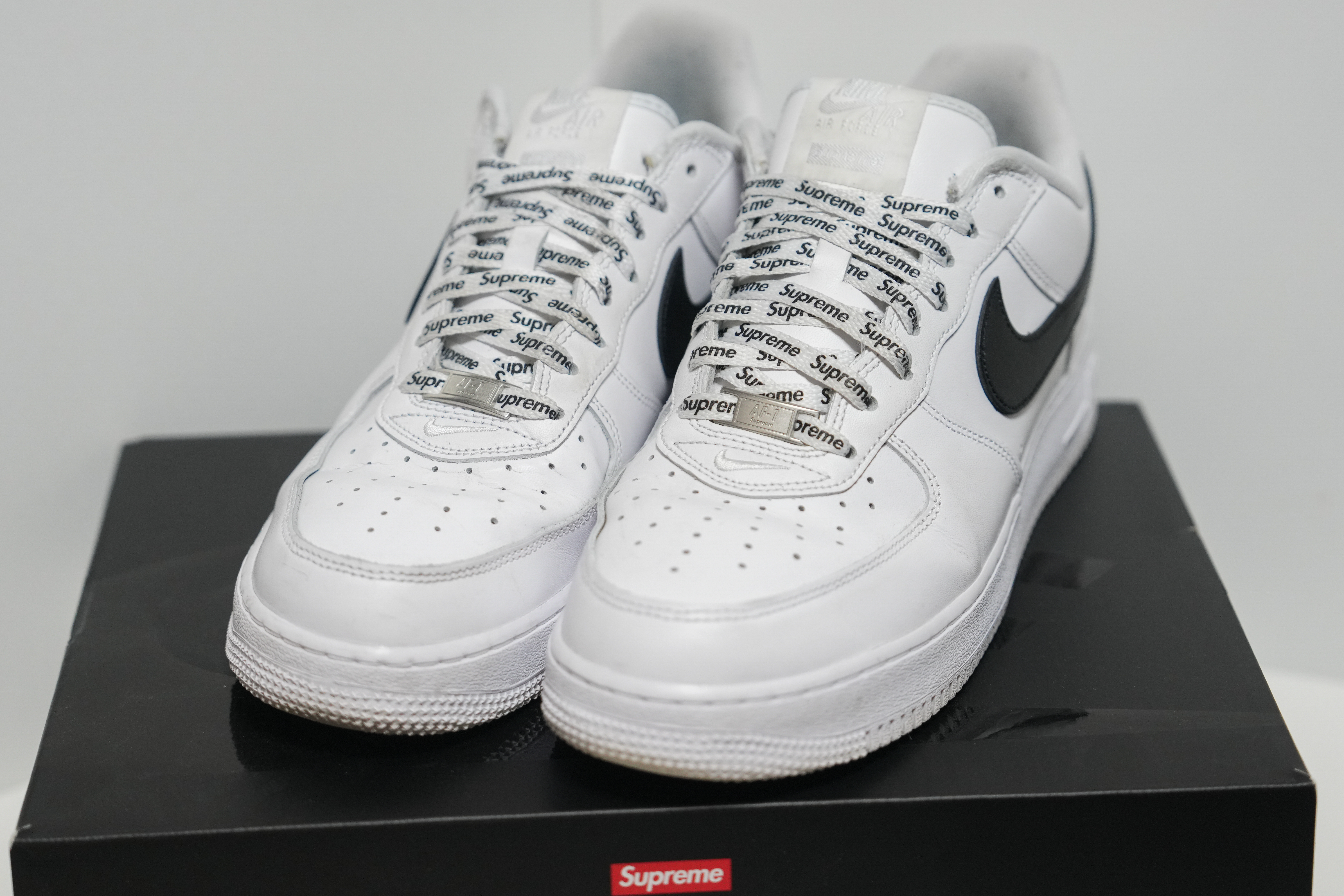 Supreme × Nike Air Force 1 Low "White/Black"